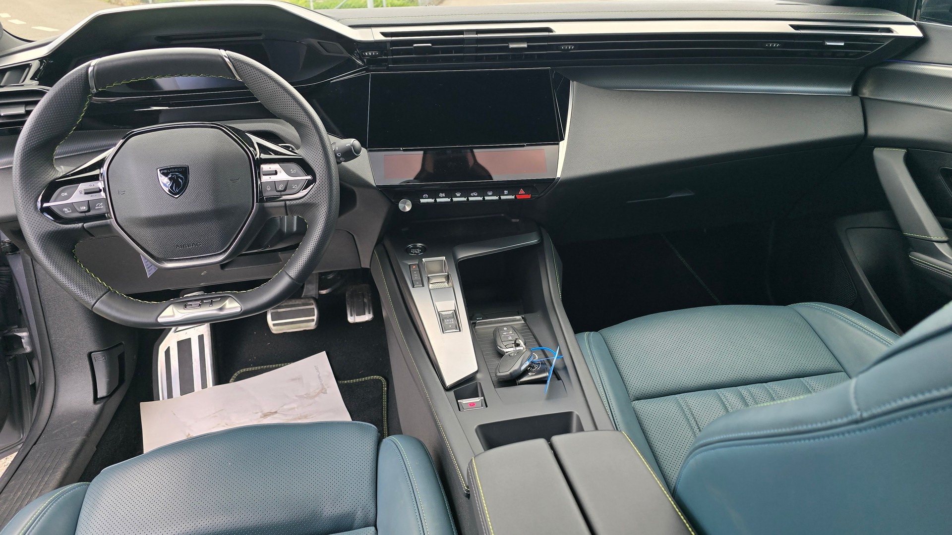 PEUGEOT 308 SW 1.6 PHEV 225 GT-image-8