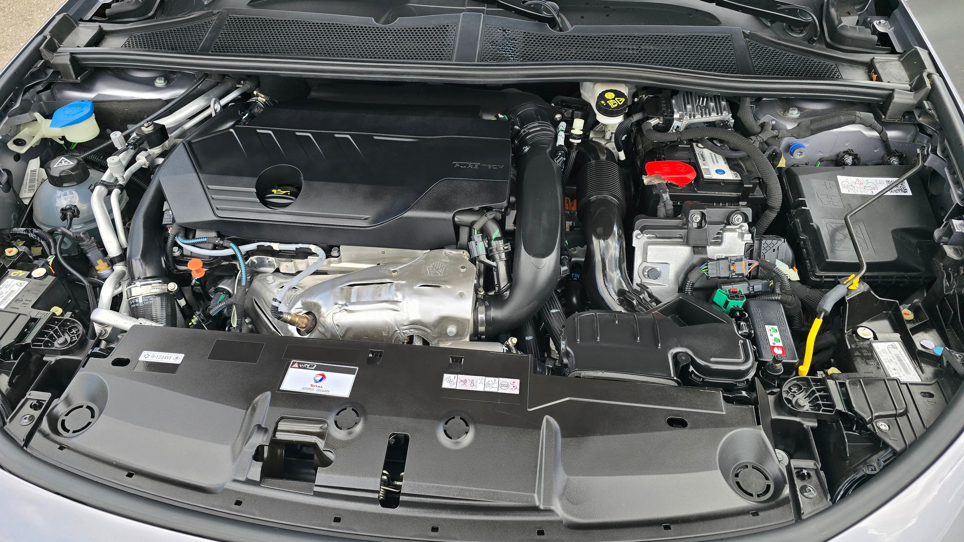 PEUGEOT 308 SW 1.6 PHEV 225 GT-image-24