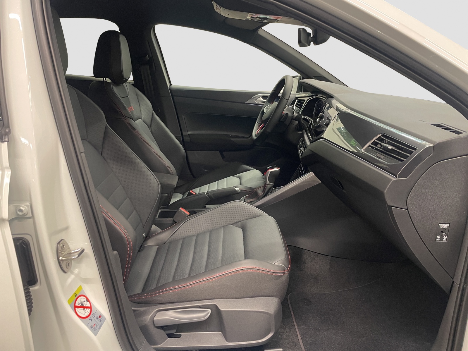 VW Polo 2.0 TSI GTI DSG-image-13