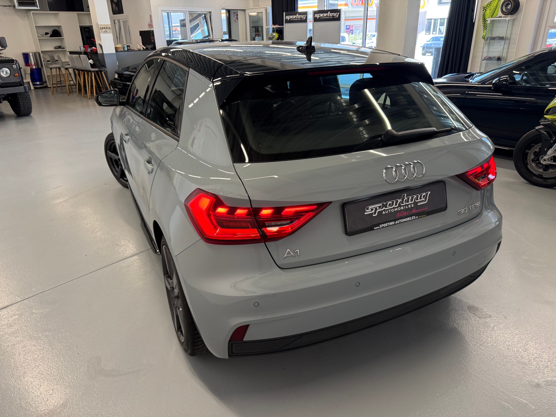 AUDI A1 Sportback 30 TFSI S Line S-tronic CH Auto-image-8