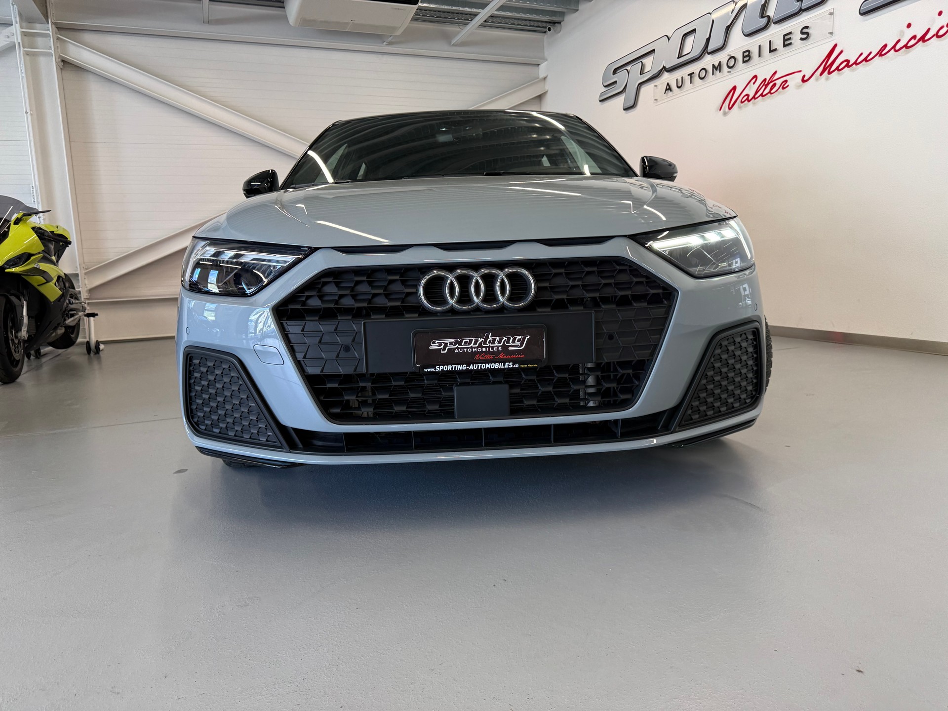 AUDI A1 Sportback 30 TFSI S Line S-tronic CH Auto-image-5