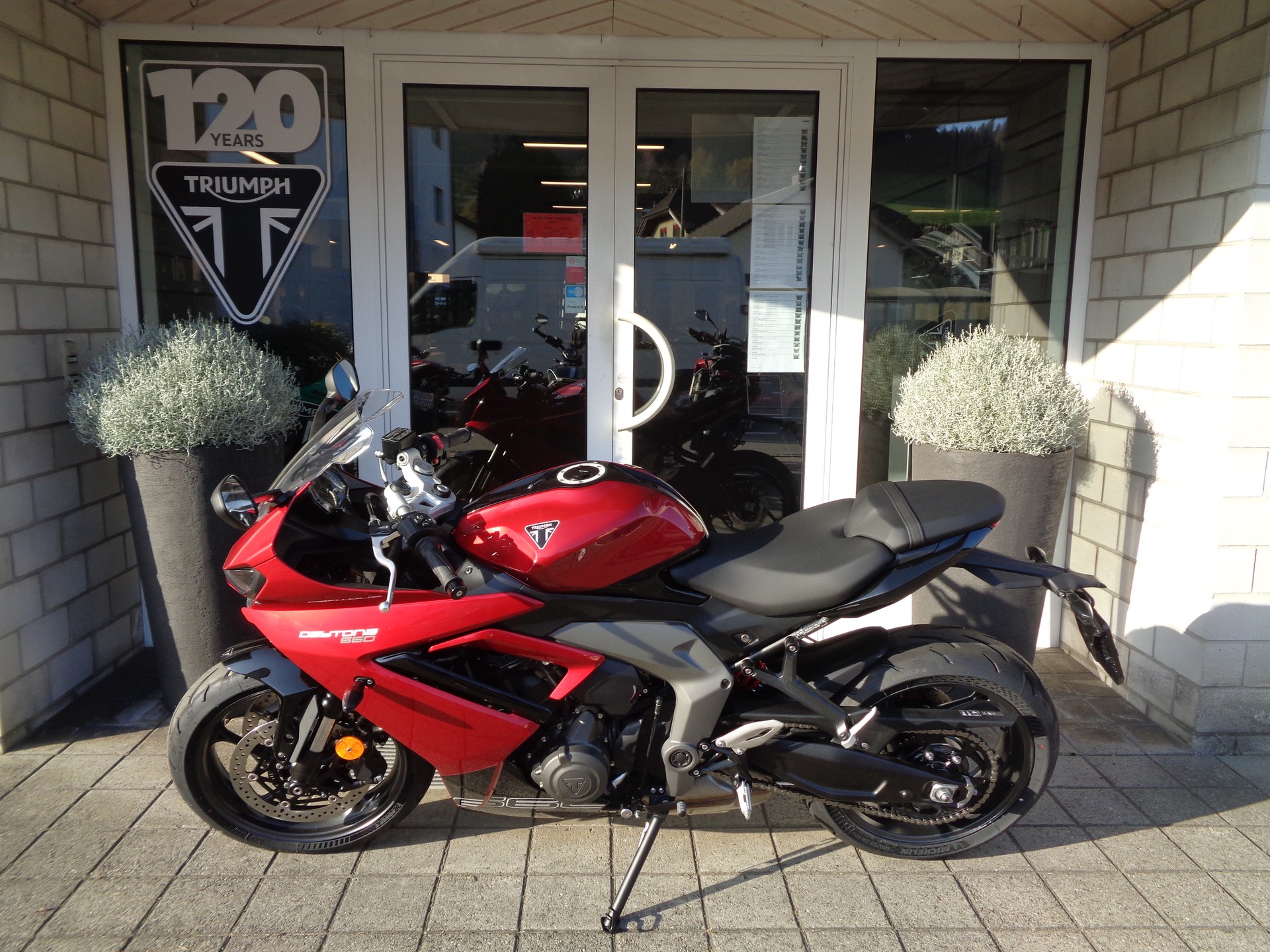 TRIUMPH Daytona 660-image-4