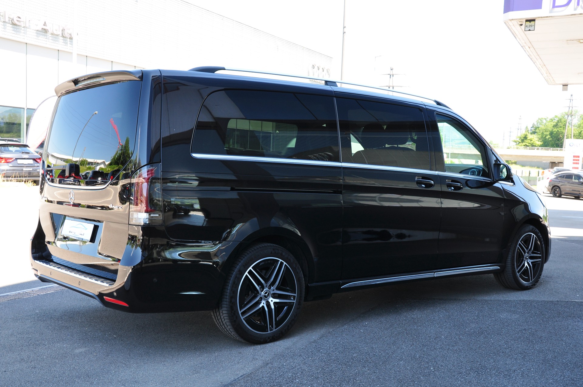 MERCEDES-BENZ V 300 d extralang 4Matic 9G-Tronic Swiss Edition AMG Line-image-7