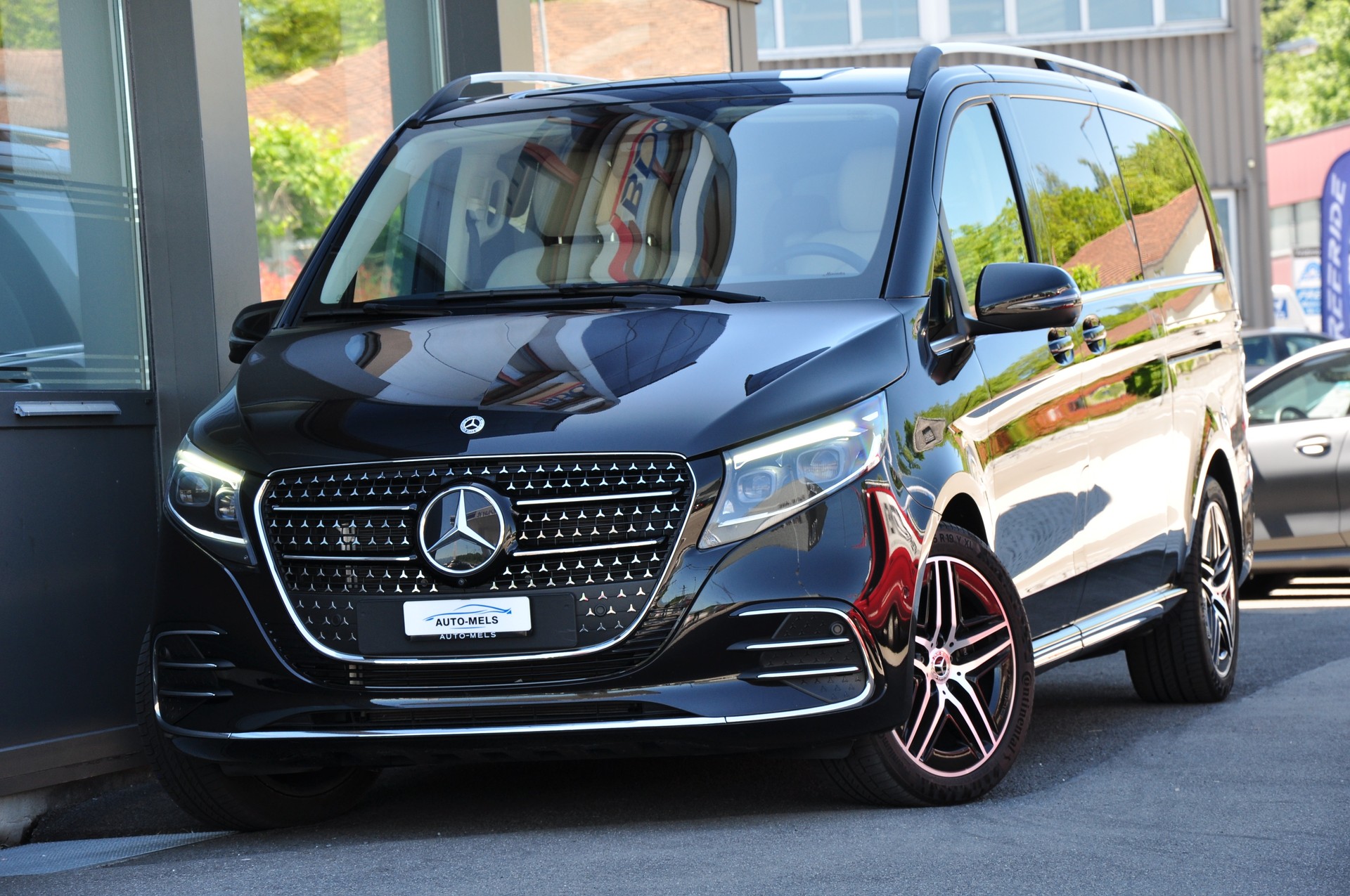 MERCEDES-BENZ V 300 d extralang 4Matic 9G-Tronic Swiss Edition AMG Line-showroom-element-1