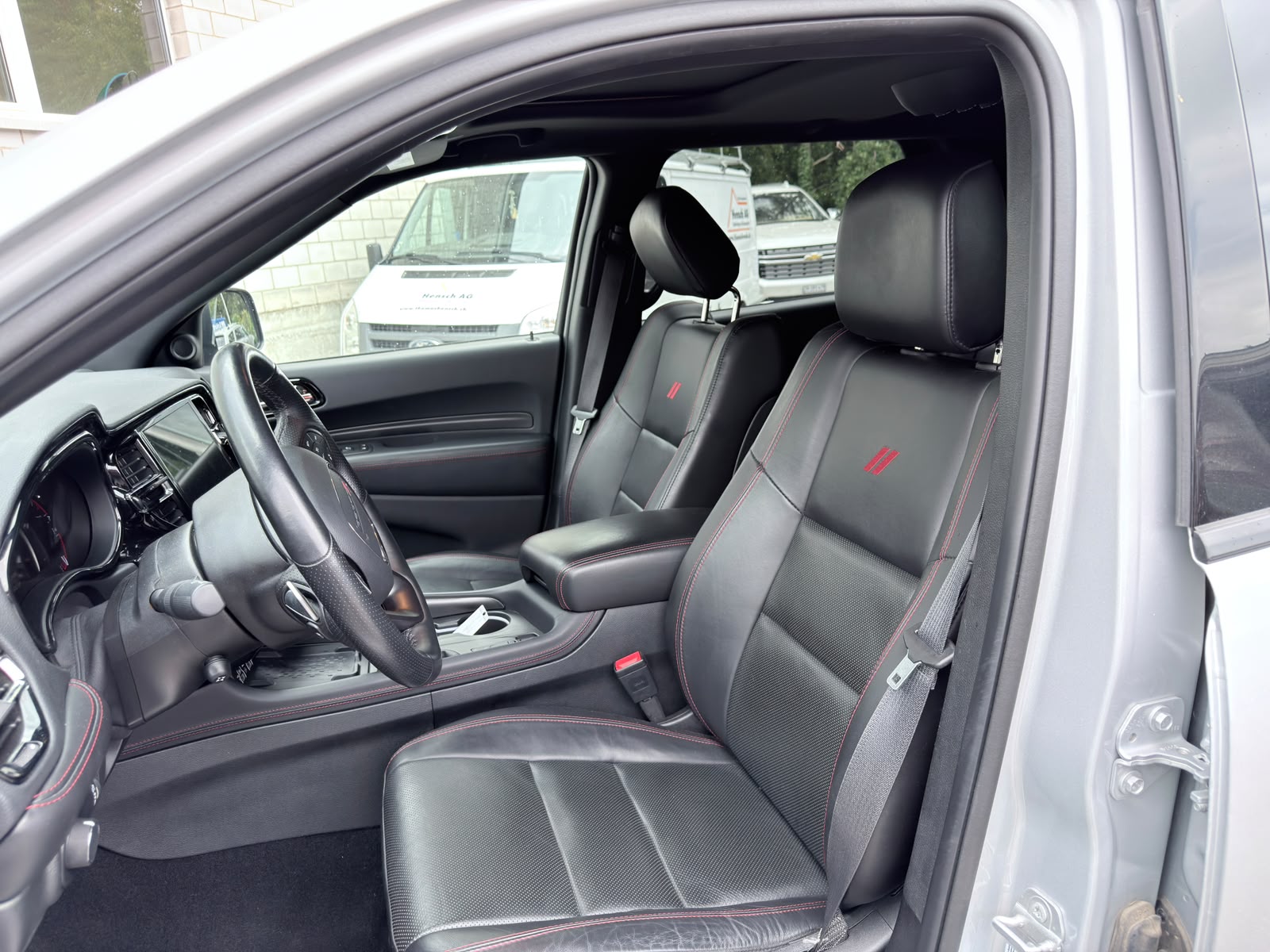 DODGE DURANGO 5.7 HEMI V8 7 Plätzer 4x4-image-12