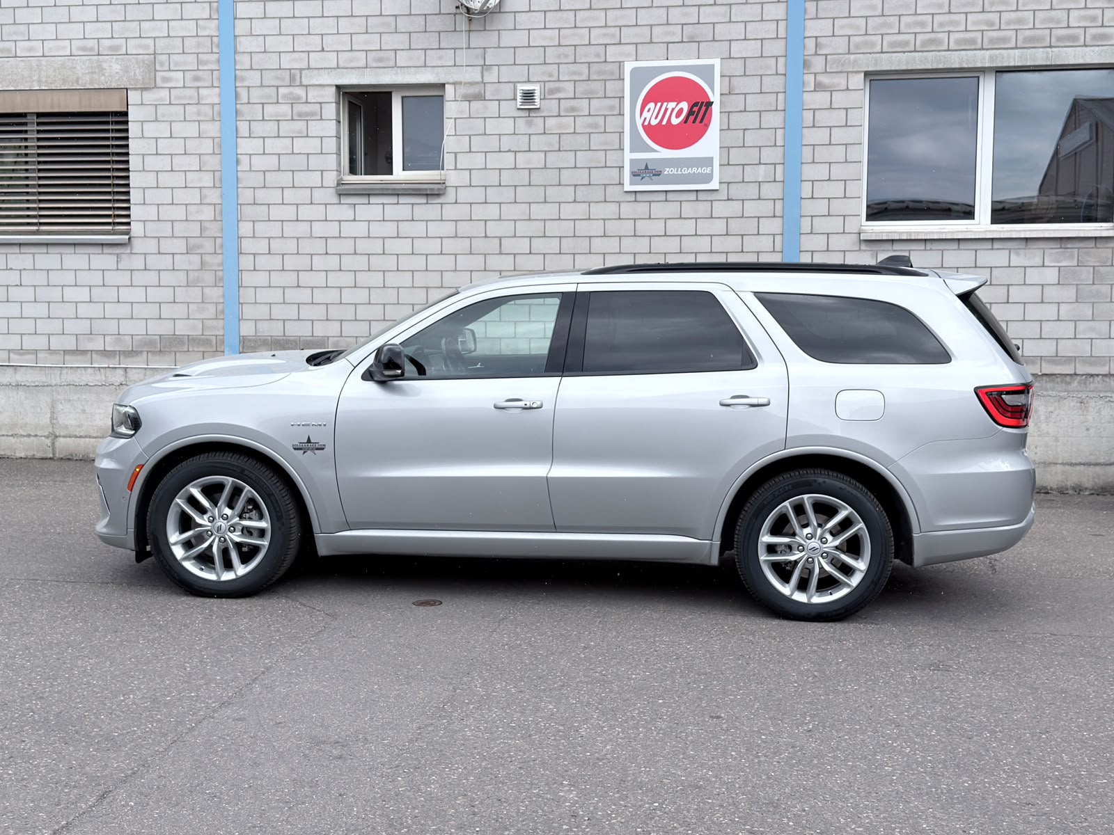 DODGE DURANGO 5.7 HEMI V8 7 Plätzer 4x4-image-16