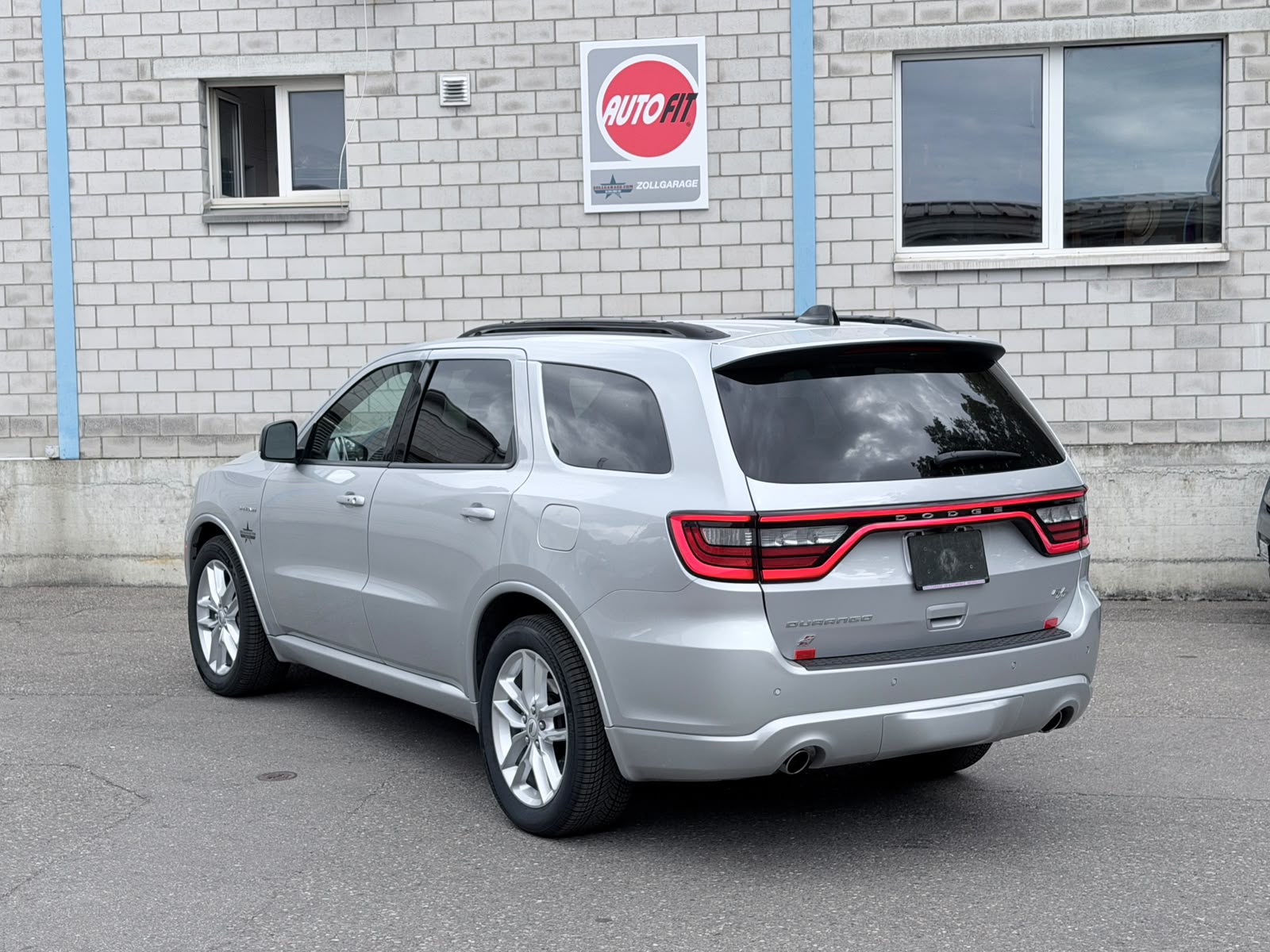 DODGE DURANGO 5.7 HEMI V8 7 Plätzer 4x4-image-15