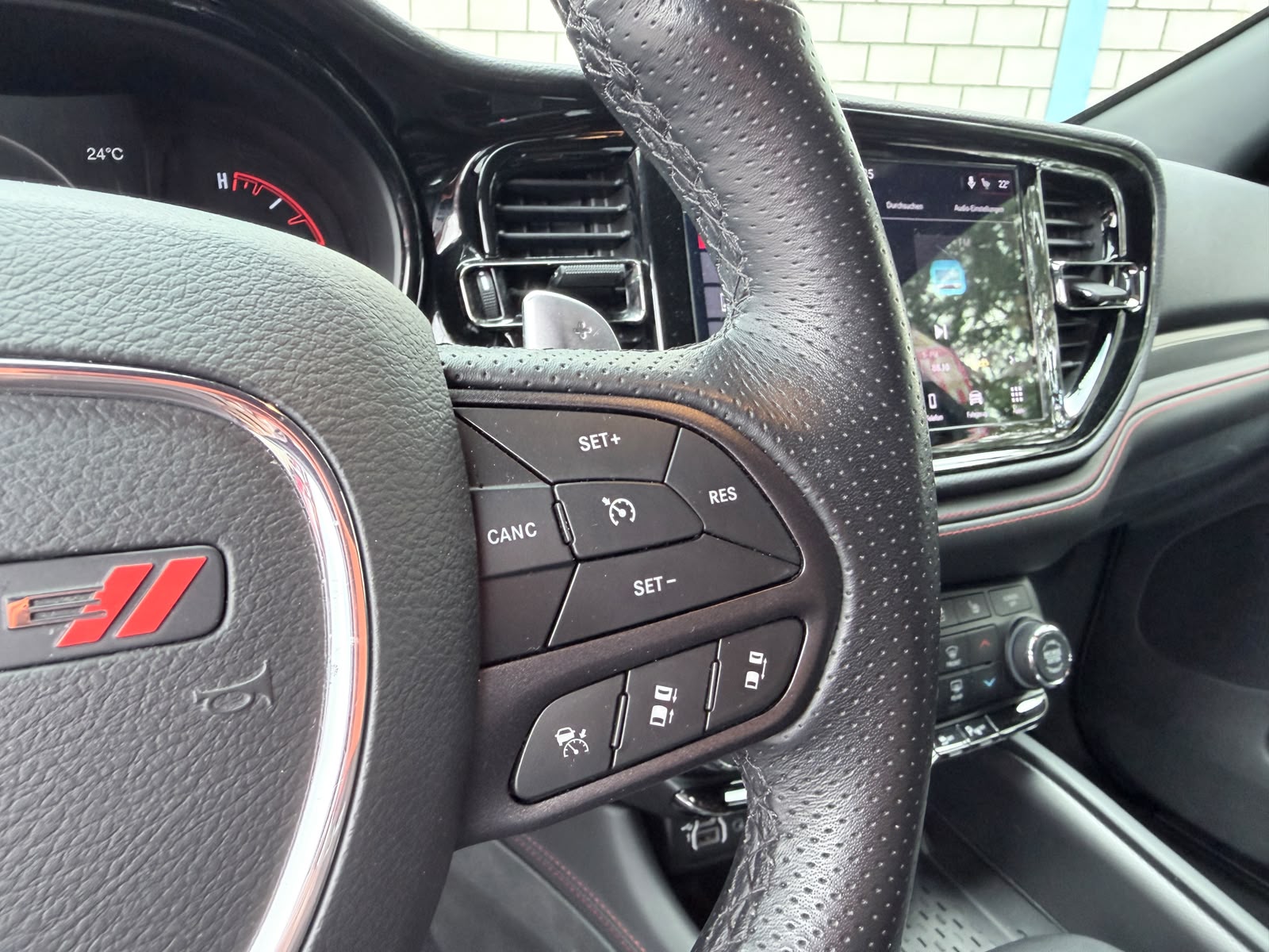 DODGE DURANGO 5.7 HEMI V8 7 Plätzer 4x4-image-10