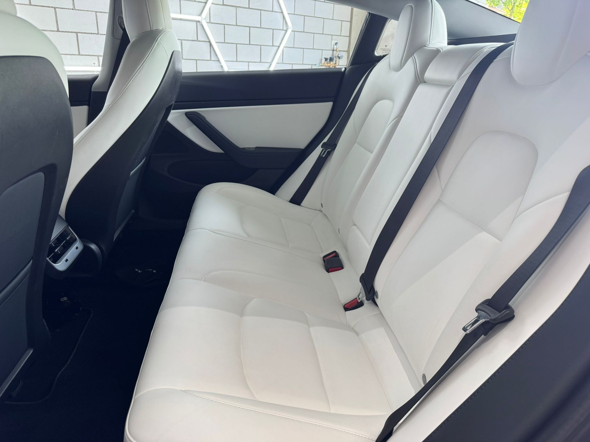 TESLA Model 3 Long Range Dual Motor AWD-image-5