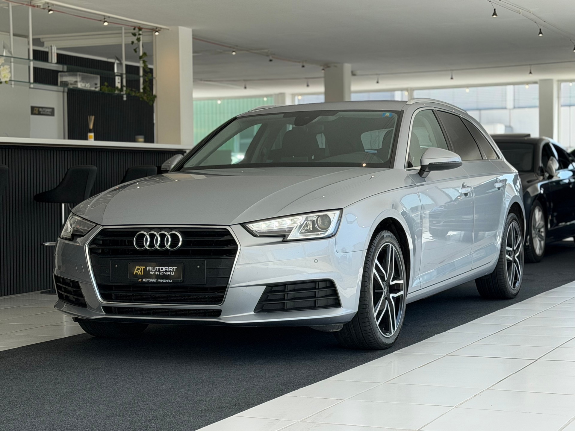 AUDI A4 Avant 2.0 TDI AHK. **Frisch ab MFK & Service**