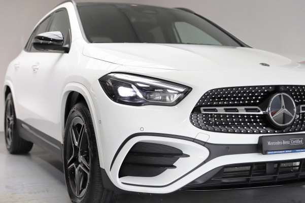 MERCEDES-BENZ GLA 220d 4Matic 8G-DCT-showroom-element-1