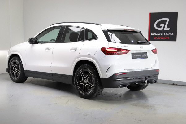 MERCEDES-BENZ GLA 220d 4Matic 8G-DCT-showroom-element-2