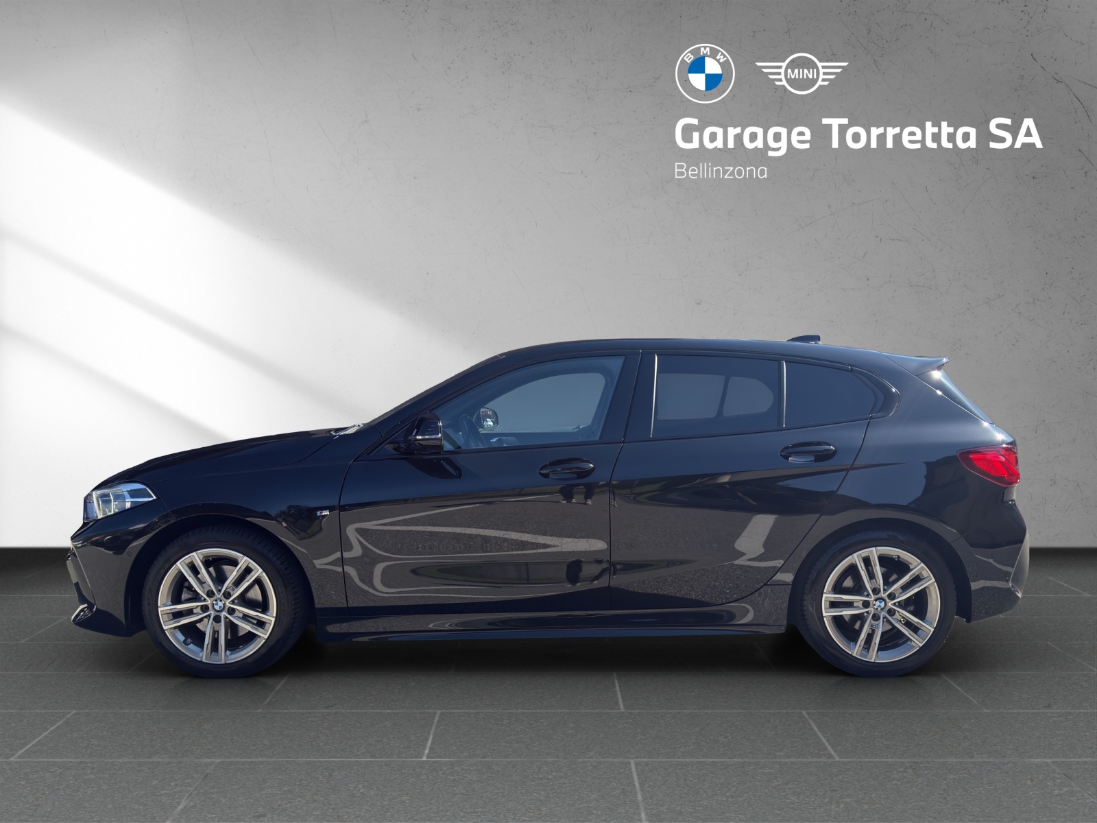 BMW 118i M Sport Steptronic-showroom-element-1