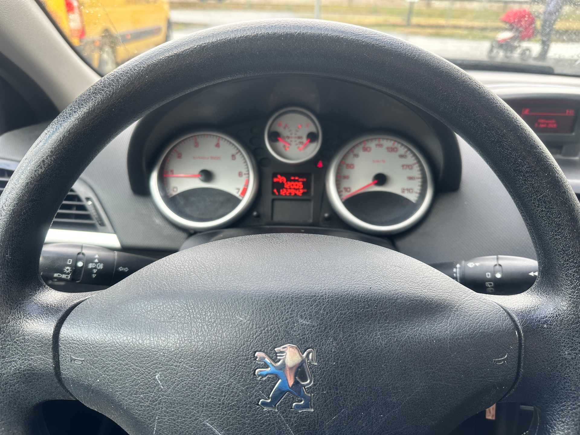 PEUGEOT 207 1.4 16V Sport-image-9