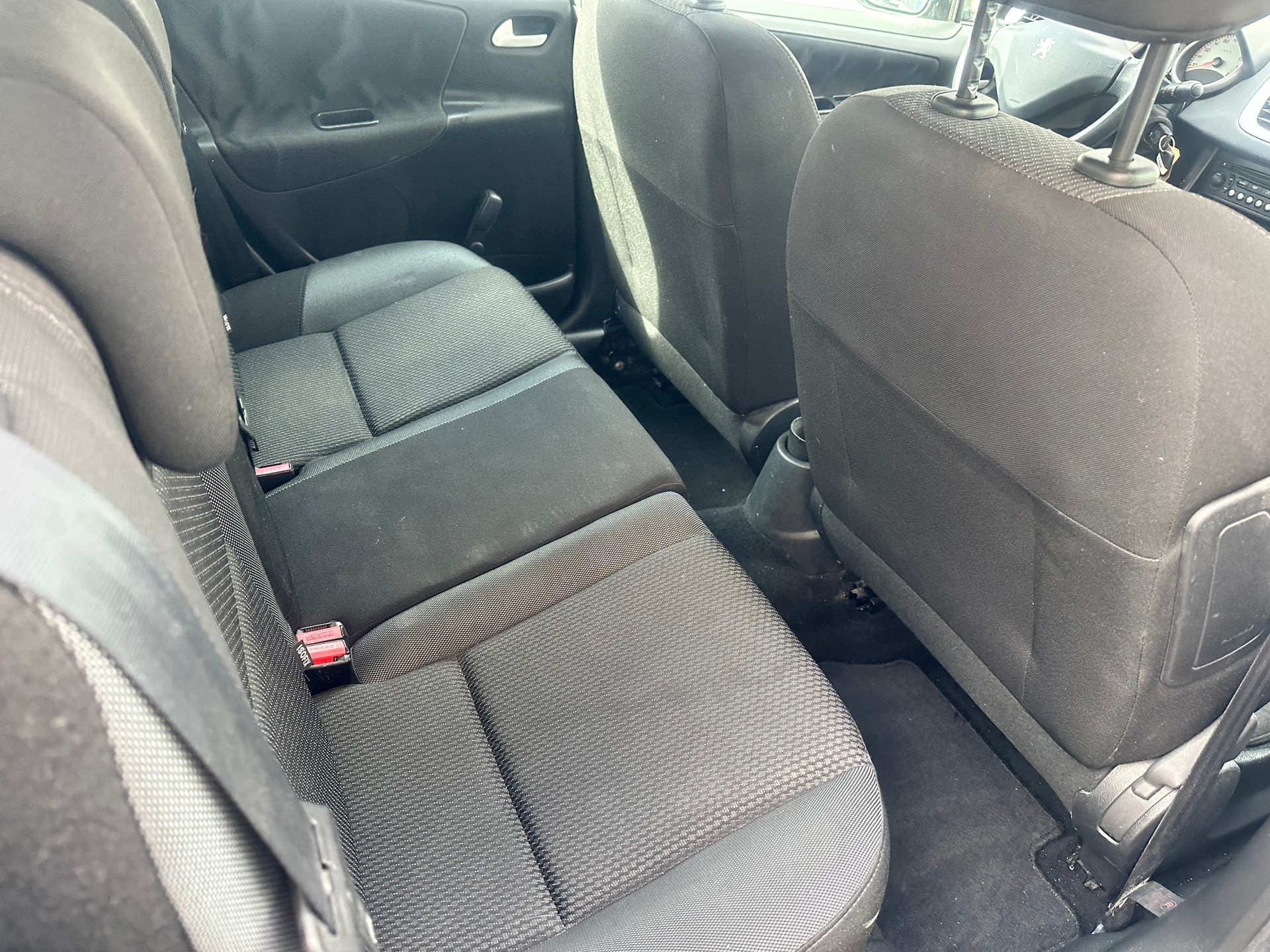 PEUGEOT 207 1.4 16V Sport-image-15
