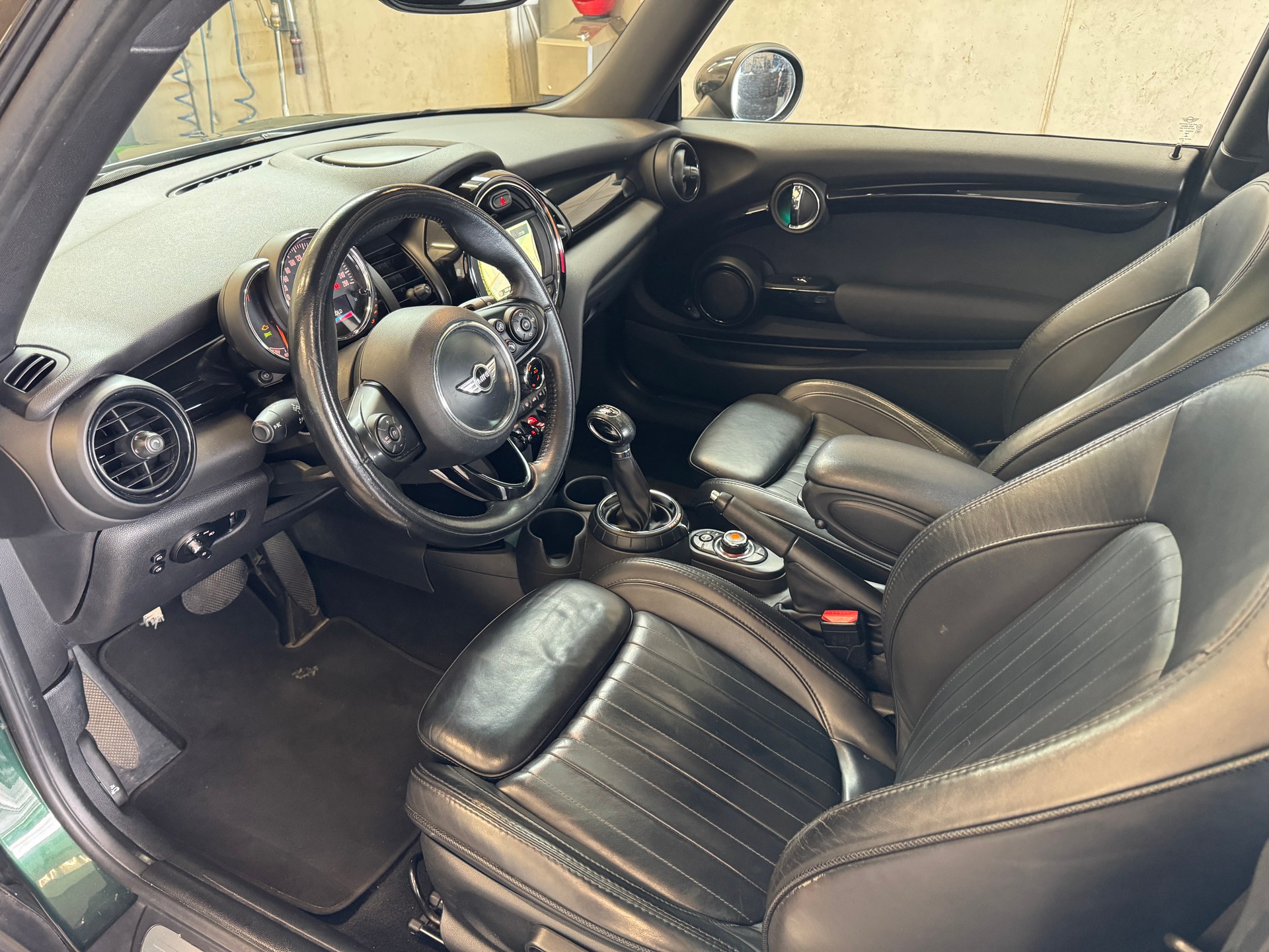 MINI Cooper Steptronic-image-5