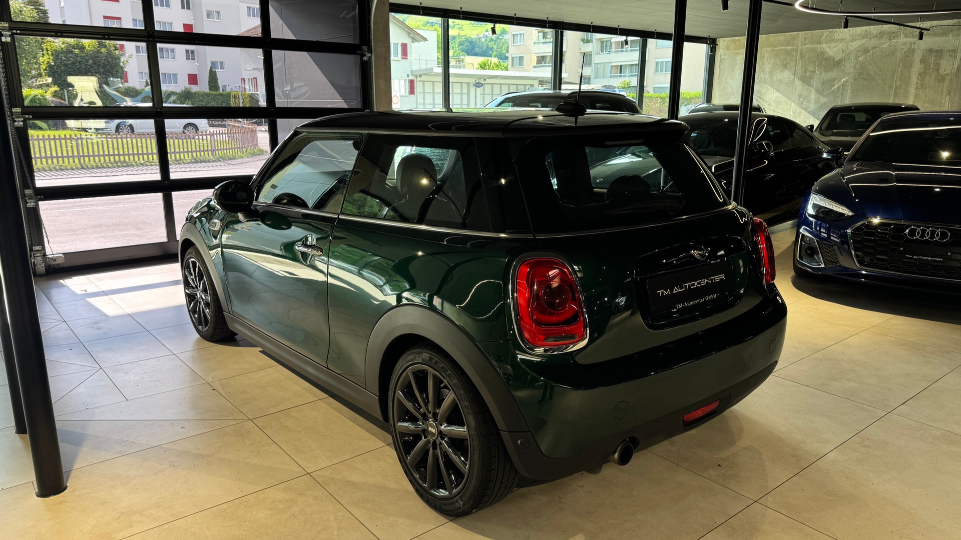 MINI Cooper Steptronic-image-3