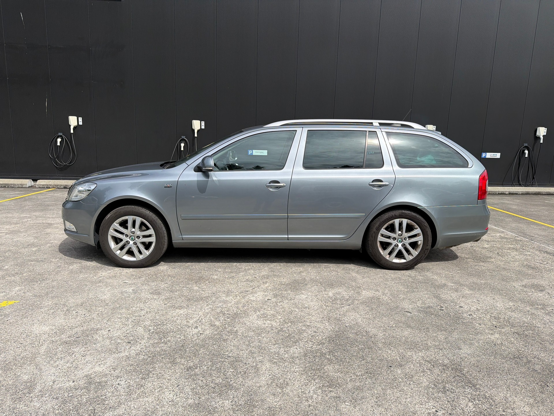 SKODA Octavia Combi 1.8 TSI Elegance 4x4-image-1