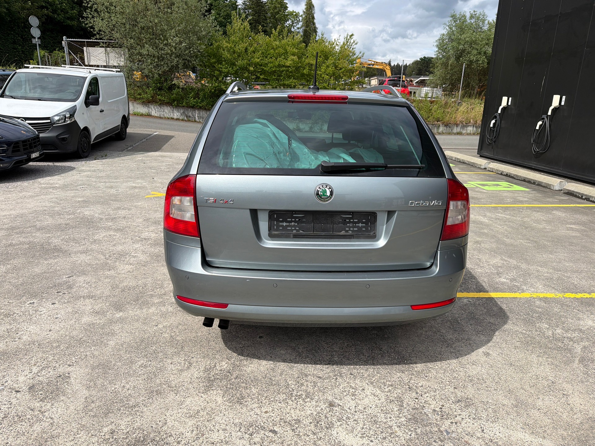 SKODA Octavia Combi 1.8 TSI Elegance 4x4-image-3