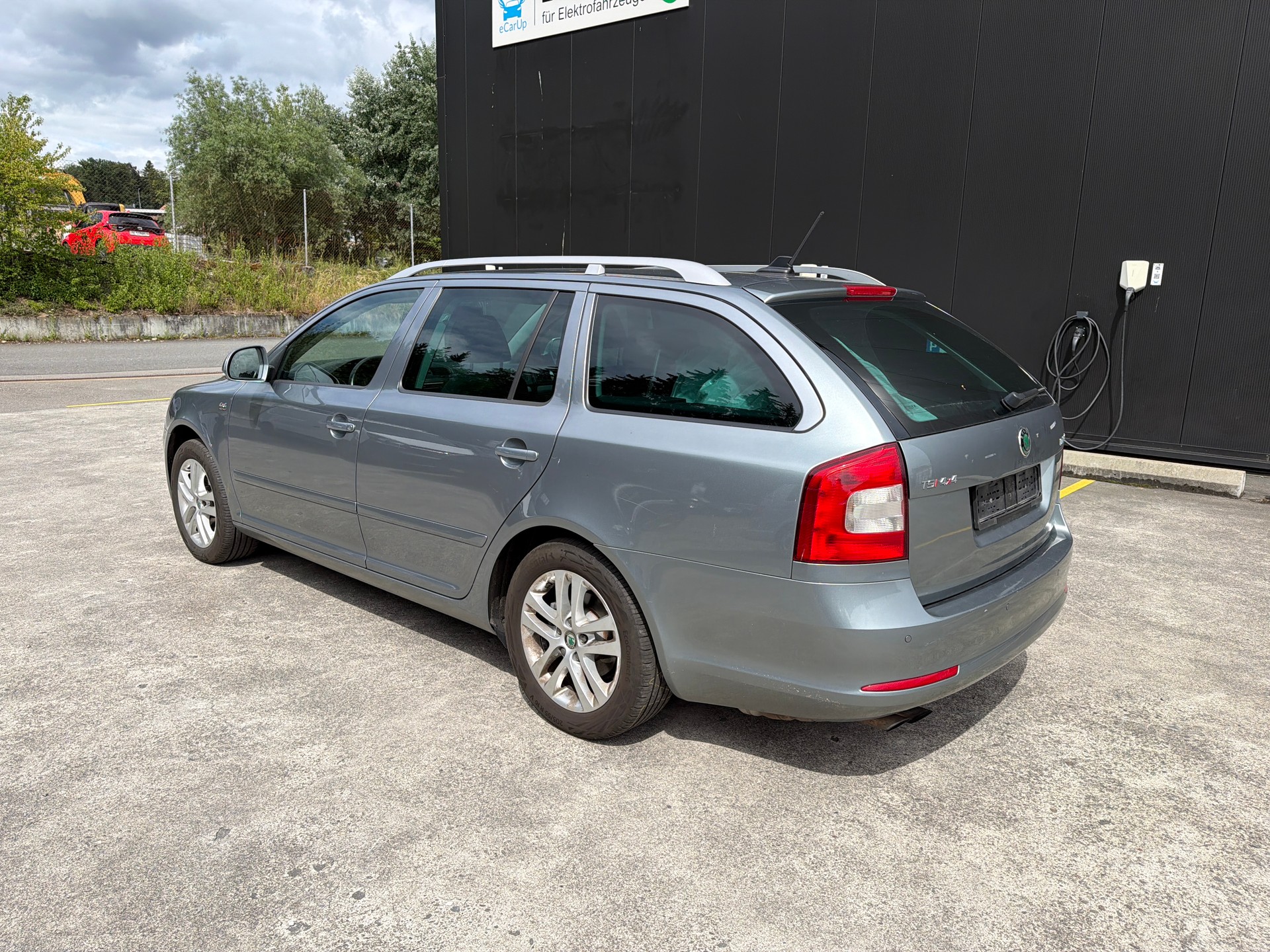 SKODA Octavia Combi 1.8 TSI Elegance 4x4-image-2