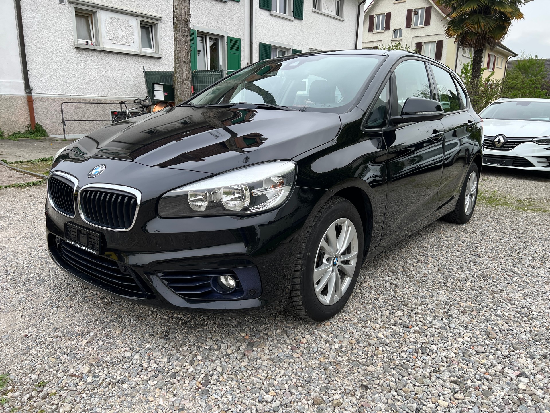 BMW 220d xDrive Active Tourer Sport Line Steptronic-image-2