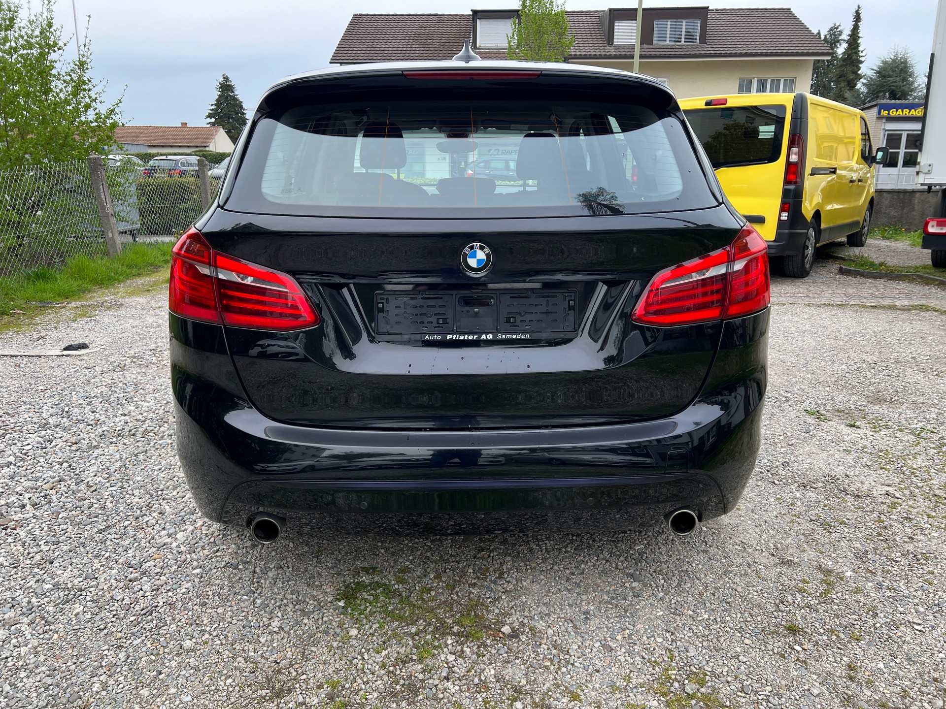 BMW 220d xDrive Active Tourer Sport Line Steptronic-image-5