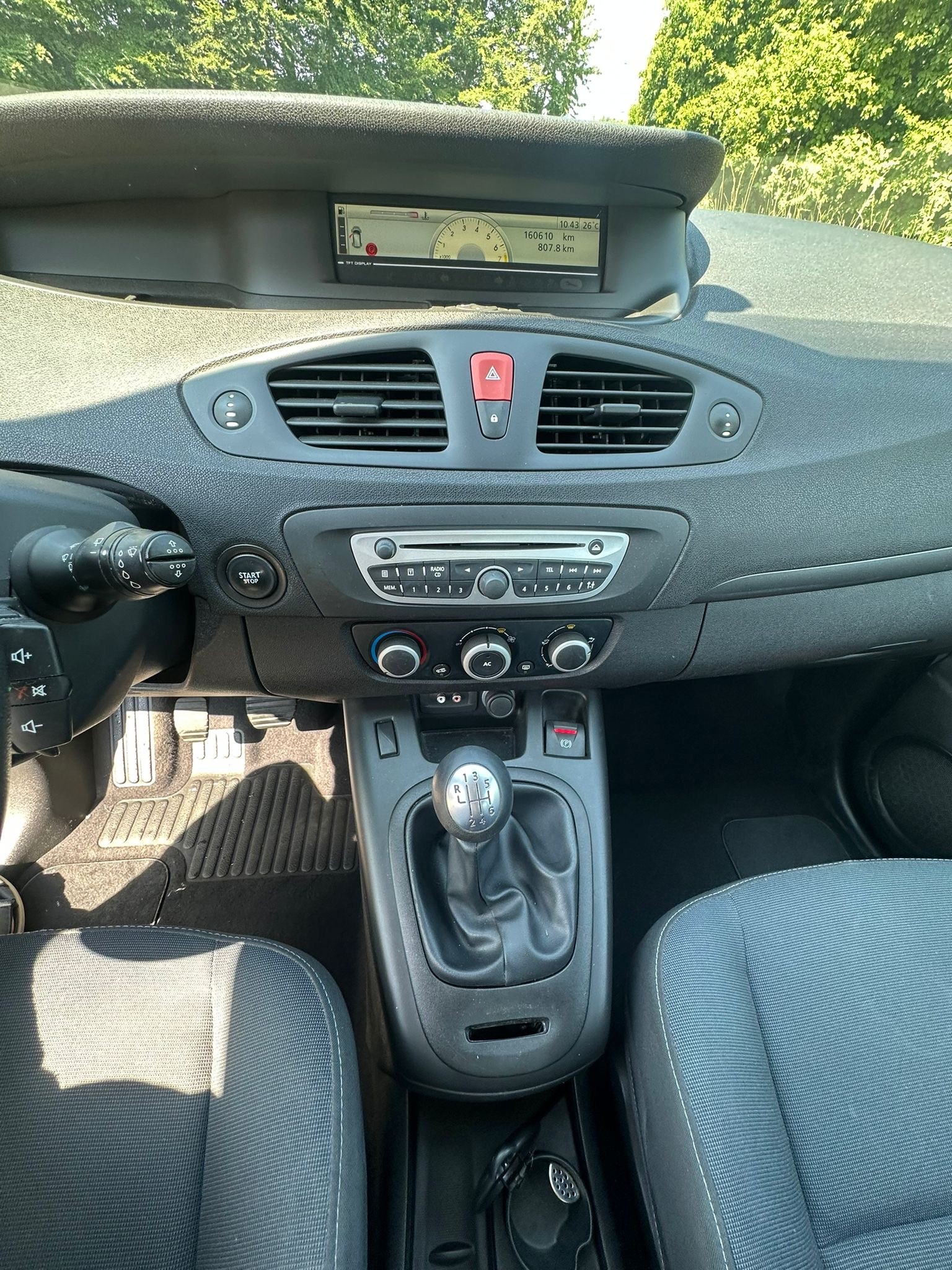 RENAULT Scénic 1.4 16V Turbo Bose-image-9