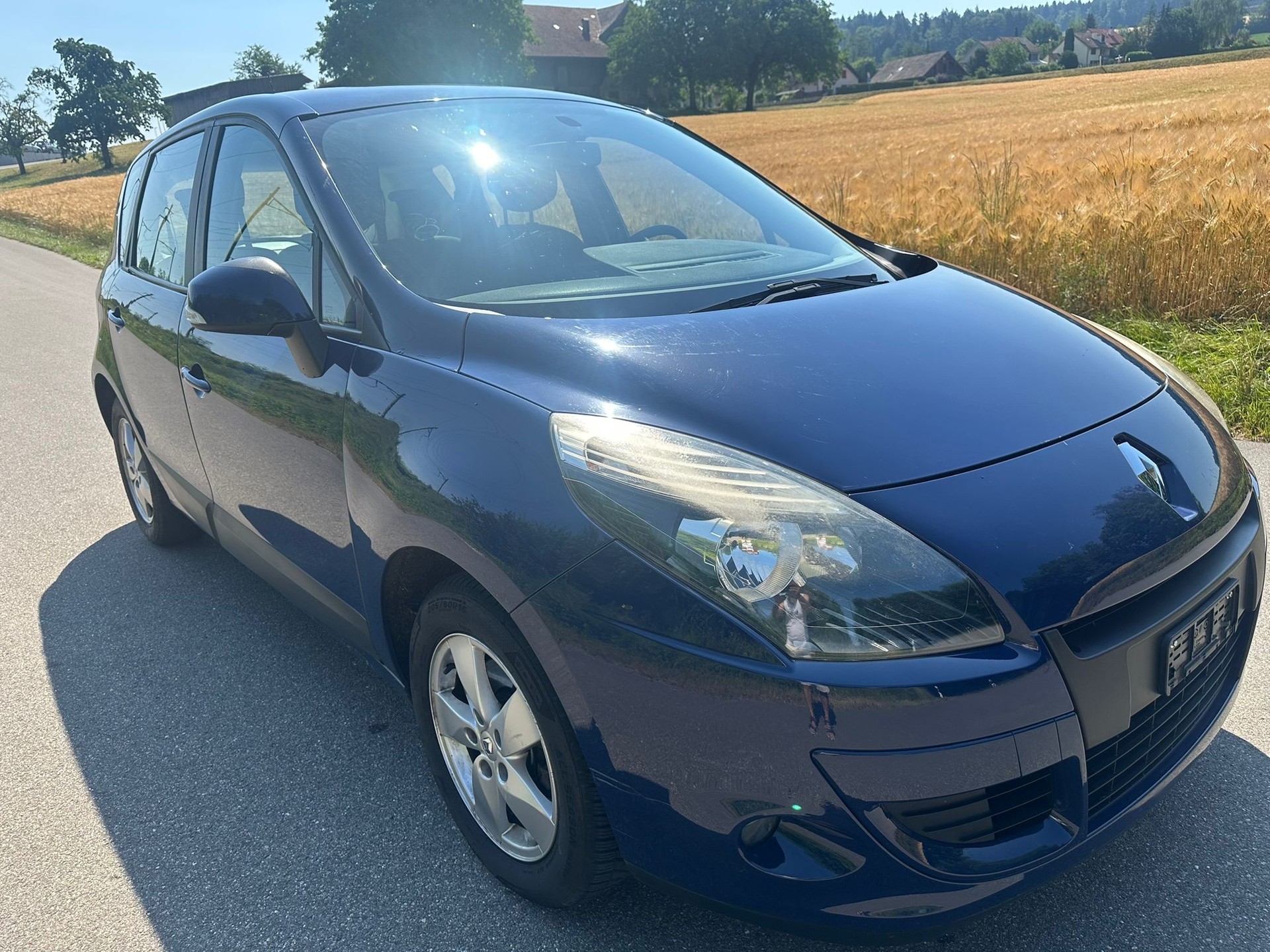 RENAULT Scénic 1.4 16V Turbo Bose-image-2