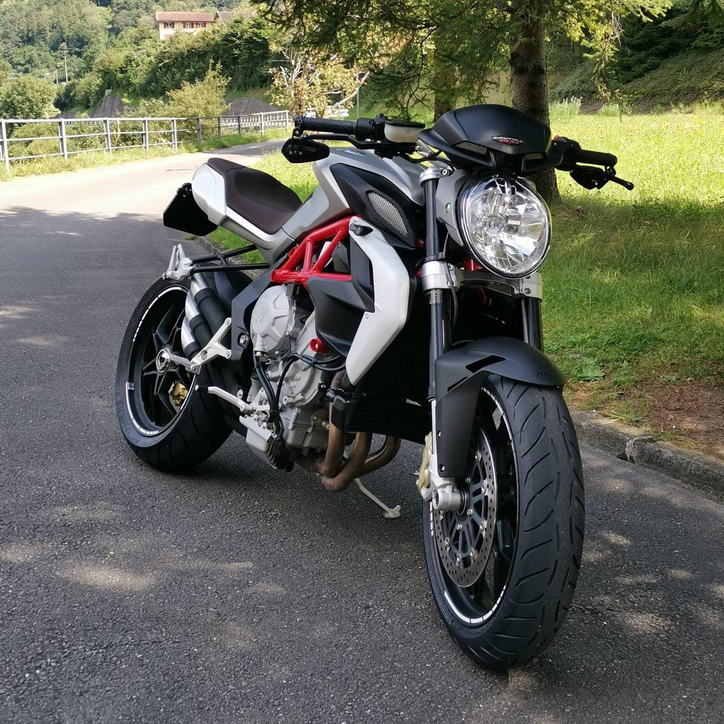 MV AGUSTA B3 Brutale 800-image-1