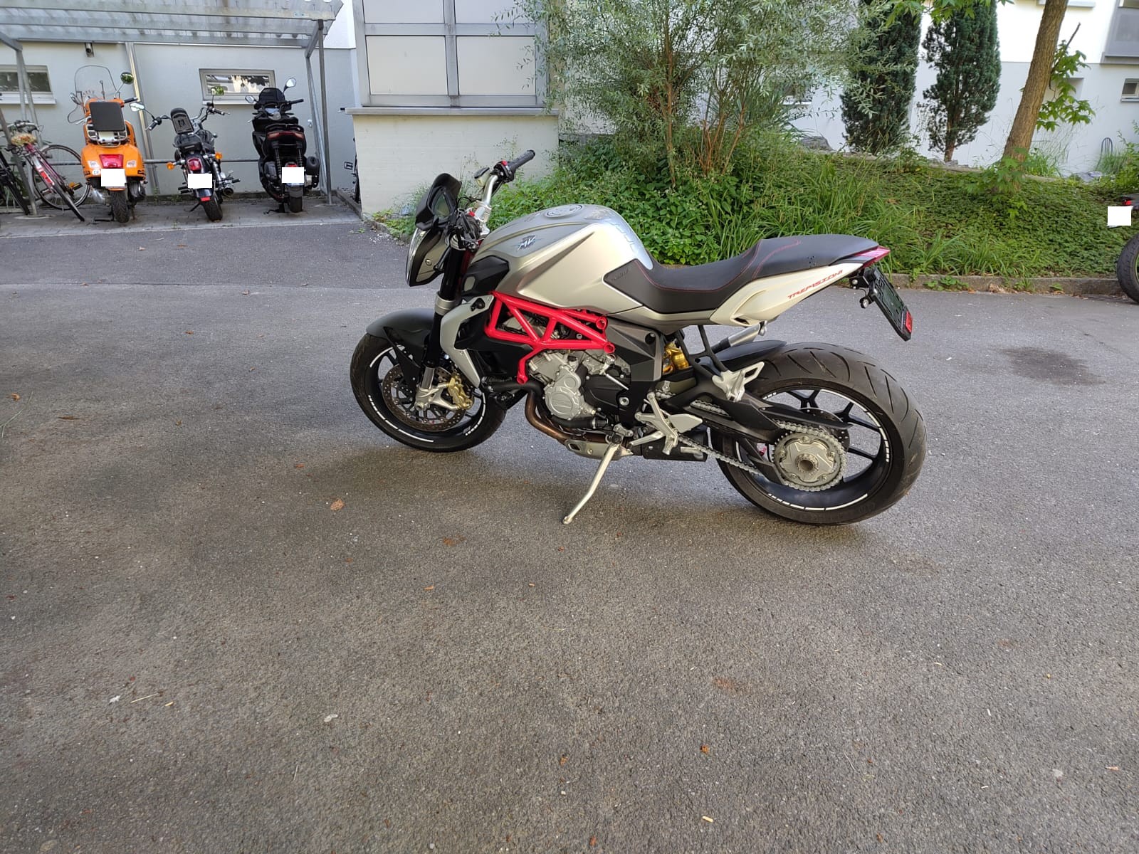 MV AGUSTA B3 Brutale 800-image-3