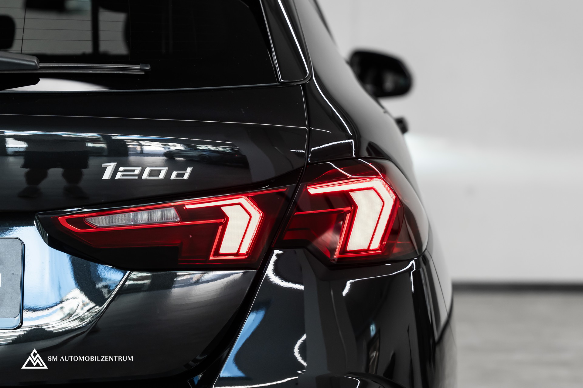 BMW 120d M Sport / Head-Up / Memorysitze / 360° / Iconic Glow-image-10