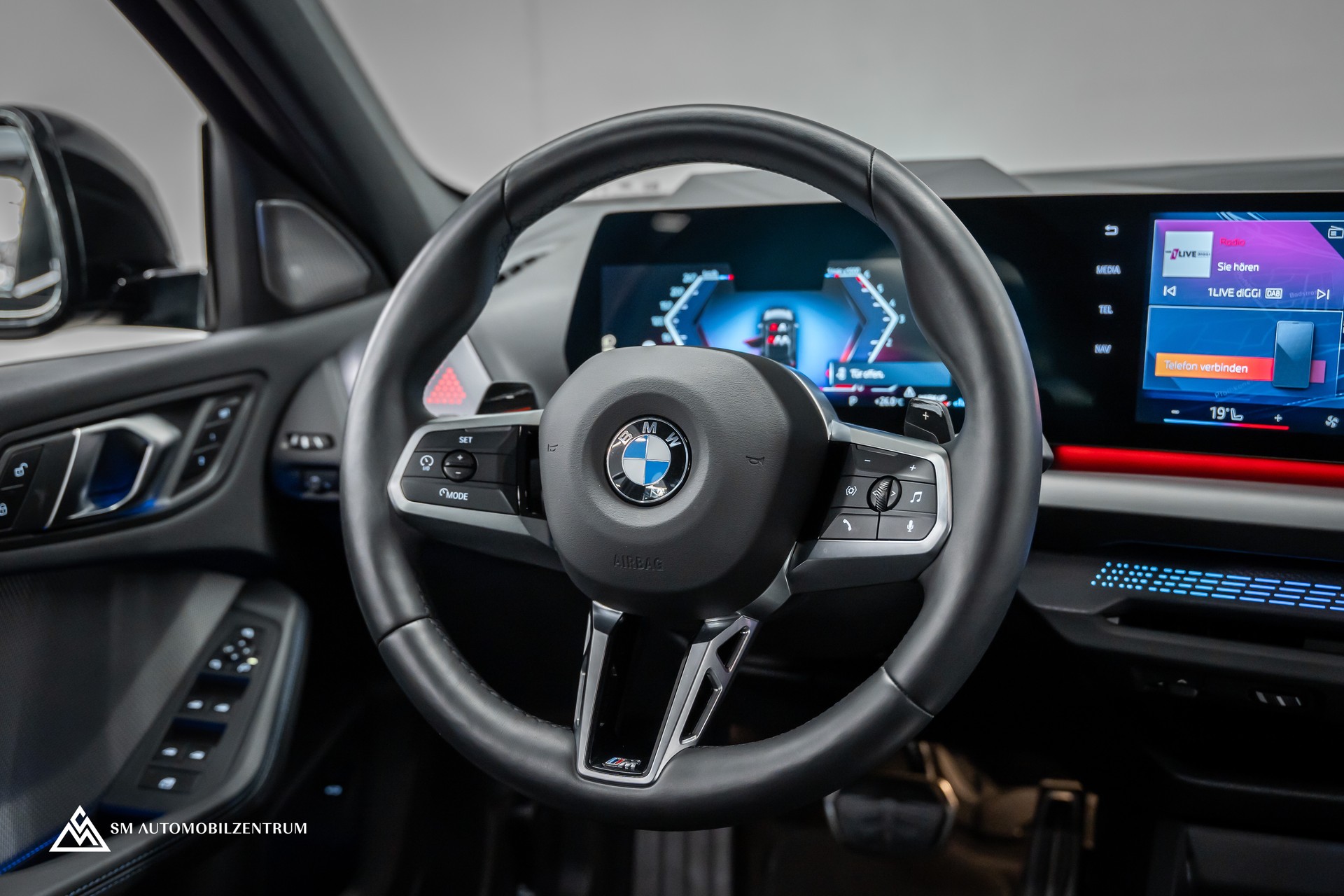 BMW 120d M Sport / Head-Up / Memorysitze / 360° / Iconic Glow-image-11