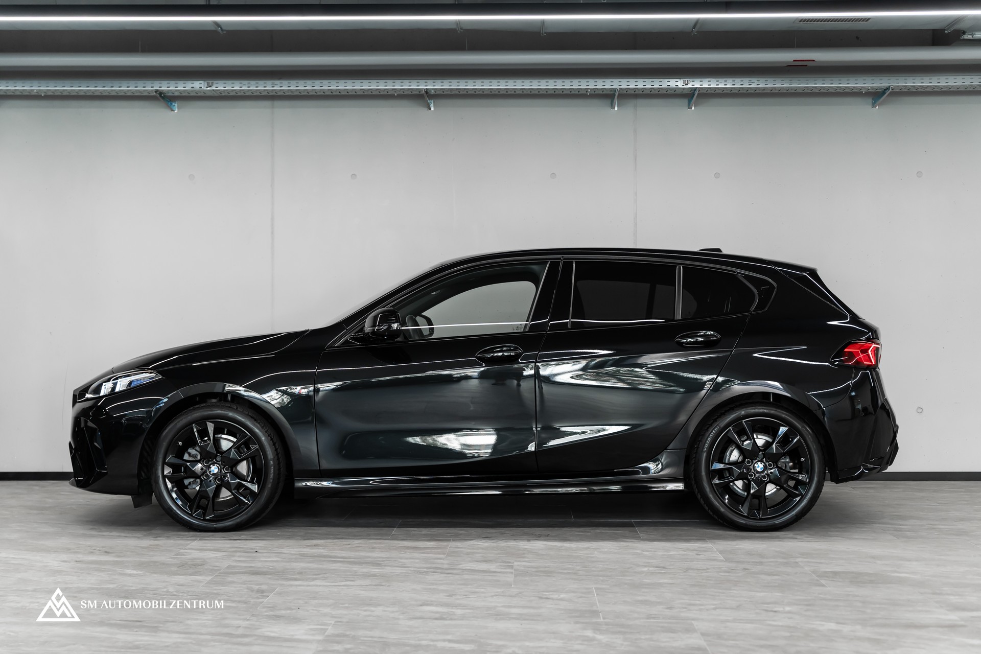 BMW 120d M Sport / Head-Up / Memorysitze / 360° / Iconic Glow-showroom-element-1