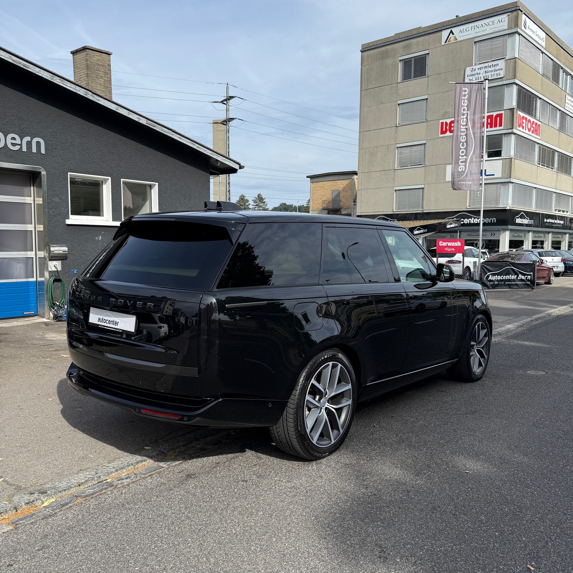 LAND ROVER Range Rover P550e Si6 PHEV HSE Automatic-image-6
