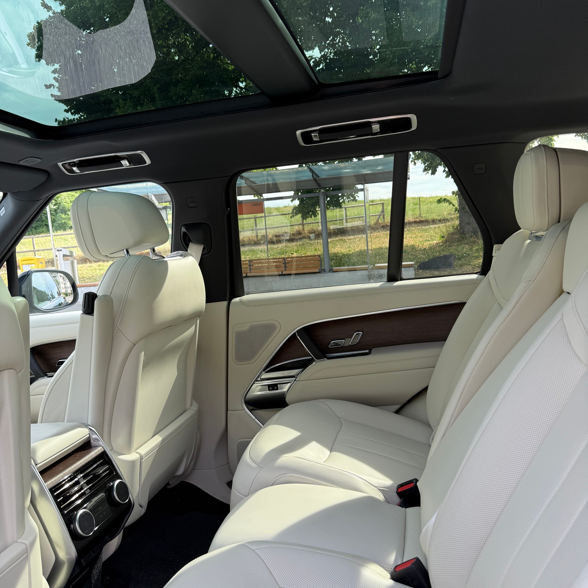 LAND ROVER Range Rover P550e Si6 PHEV HSE Automatic-image-13