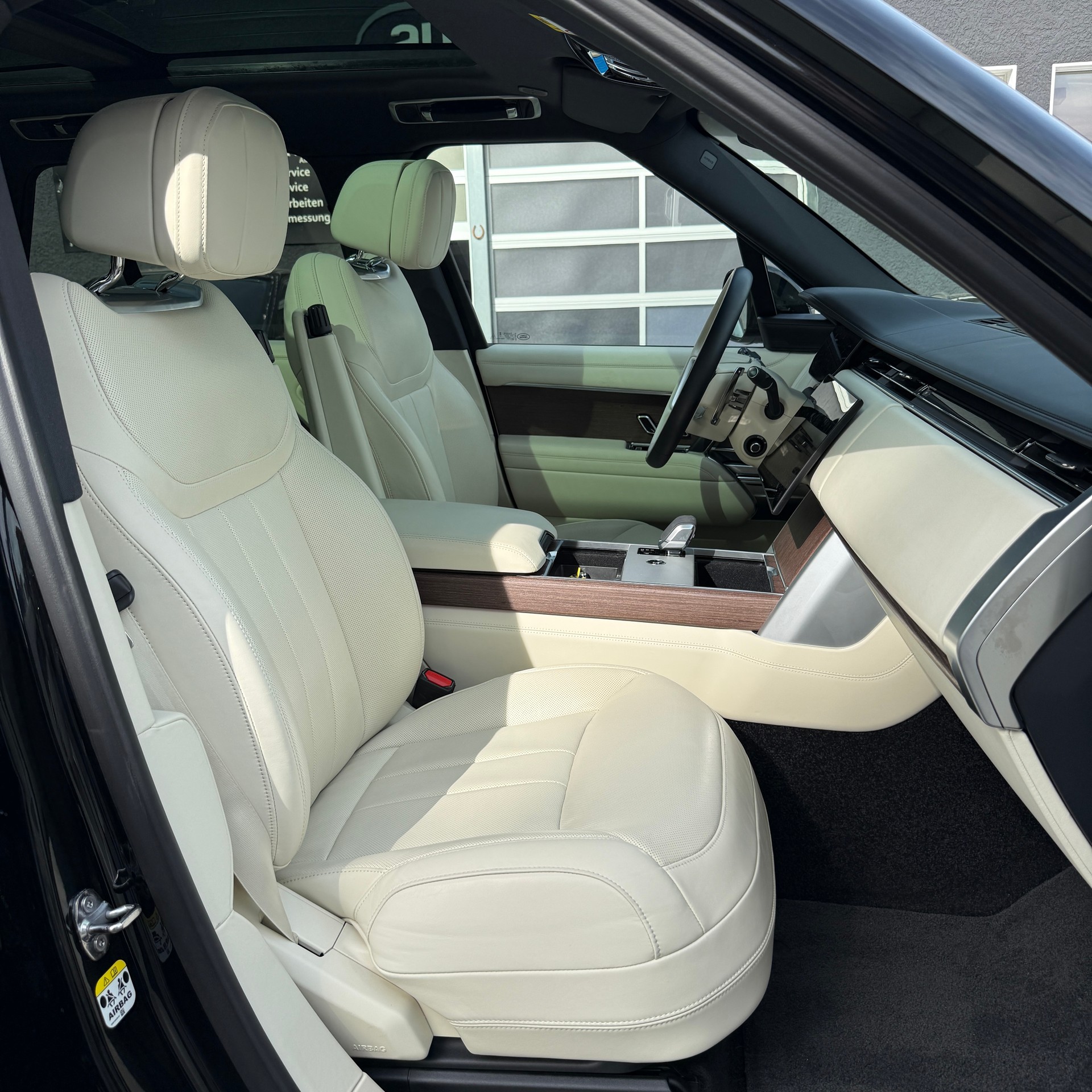 LAND ROVER Range Rover P550e Si6 PHEV HSE Automatic-image-12