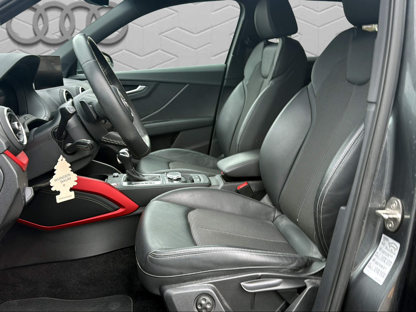 AUDI SQ2 TFSI quattro S-tronic-image-10