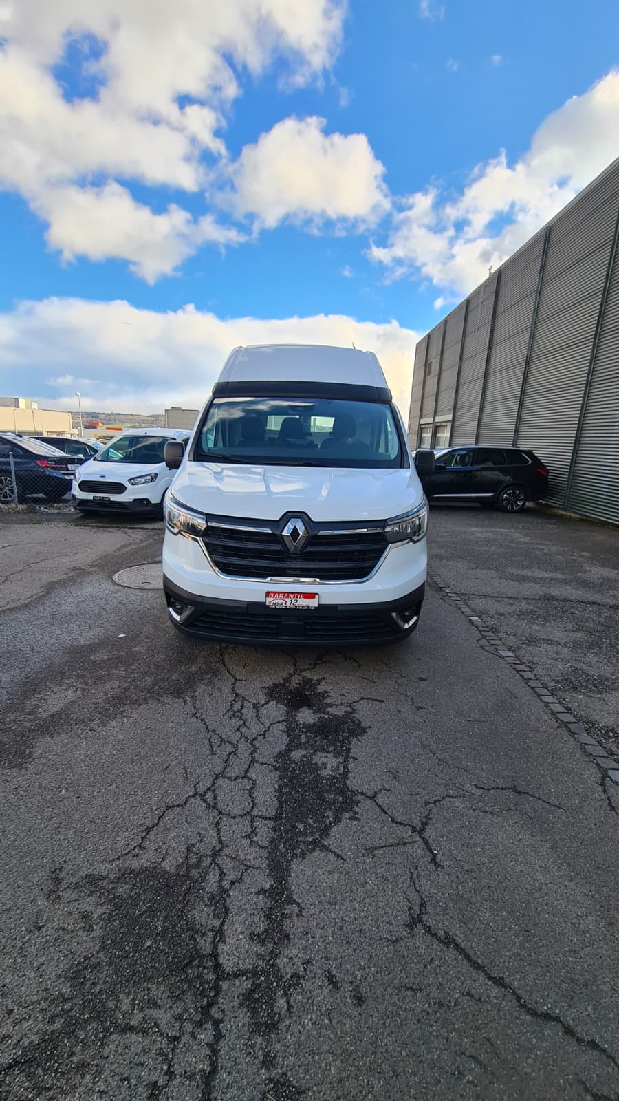 RENAULT Trafic 2.0 Blue dCi 150 Advance L2H2 EN ** 150 PS ** 3-Plätzer ** Gr-Navi ** RF-Kamera ** Anh-Kupplung ** Modell 2023 **-showroom-element-1
