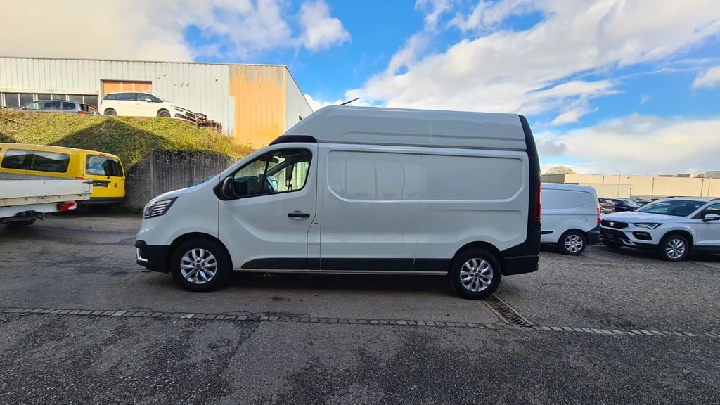 RENAULT Trafic 2.0 Blue dCi 150 Advance L2H2 EN ** 150 PS ** 3-Plätzer ** Gr-Navi ** RF-Kamera ** Anh-Kupplung ** Modell 2023 **-showroom-element-3
