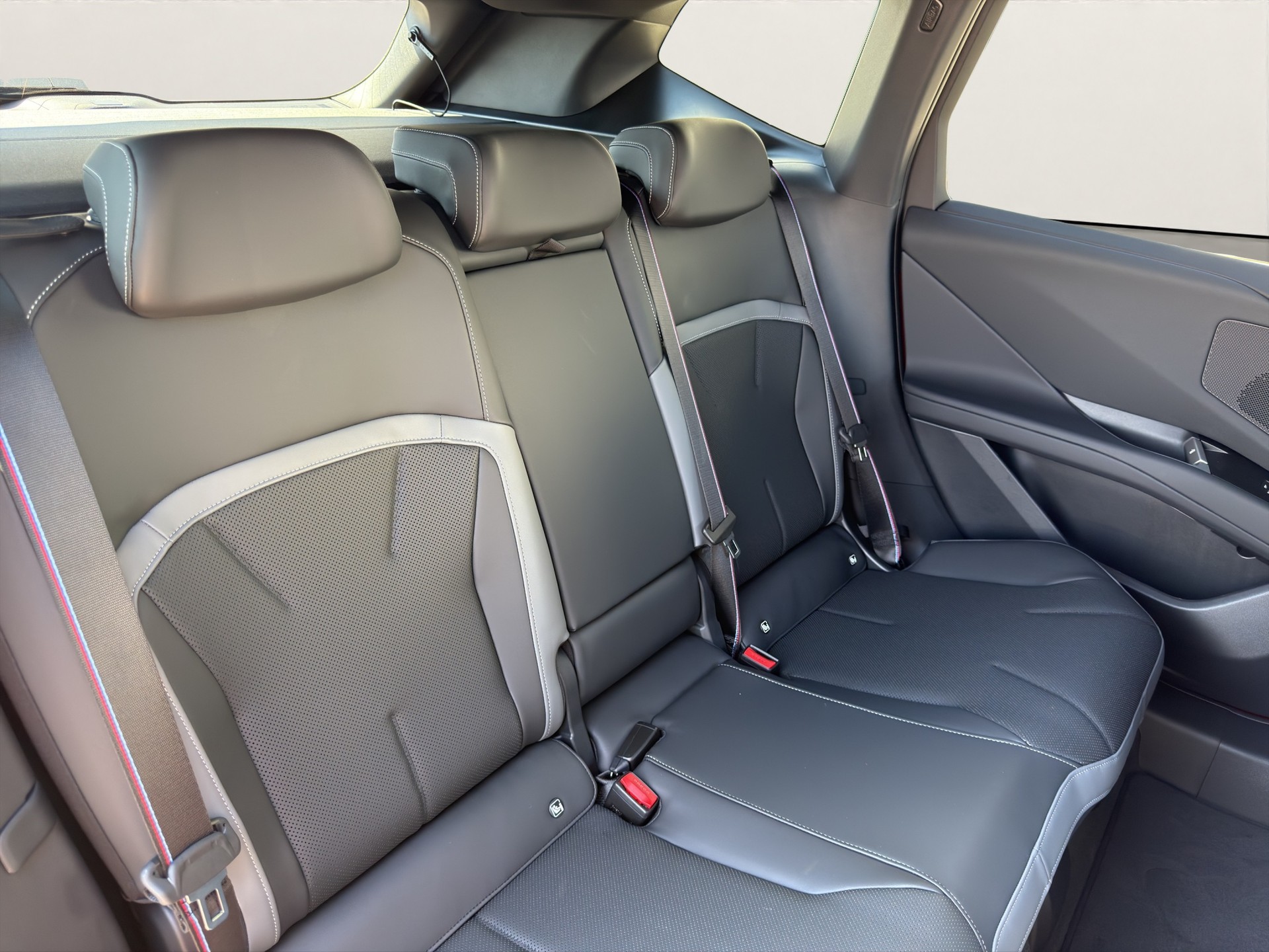 BMW iX3 50 xDrive M Sport Pro-image-18