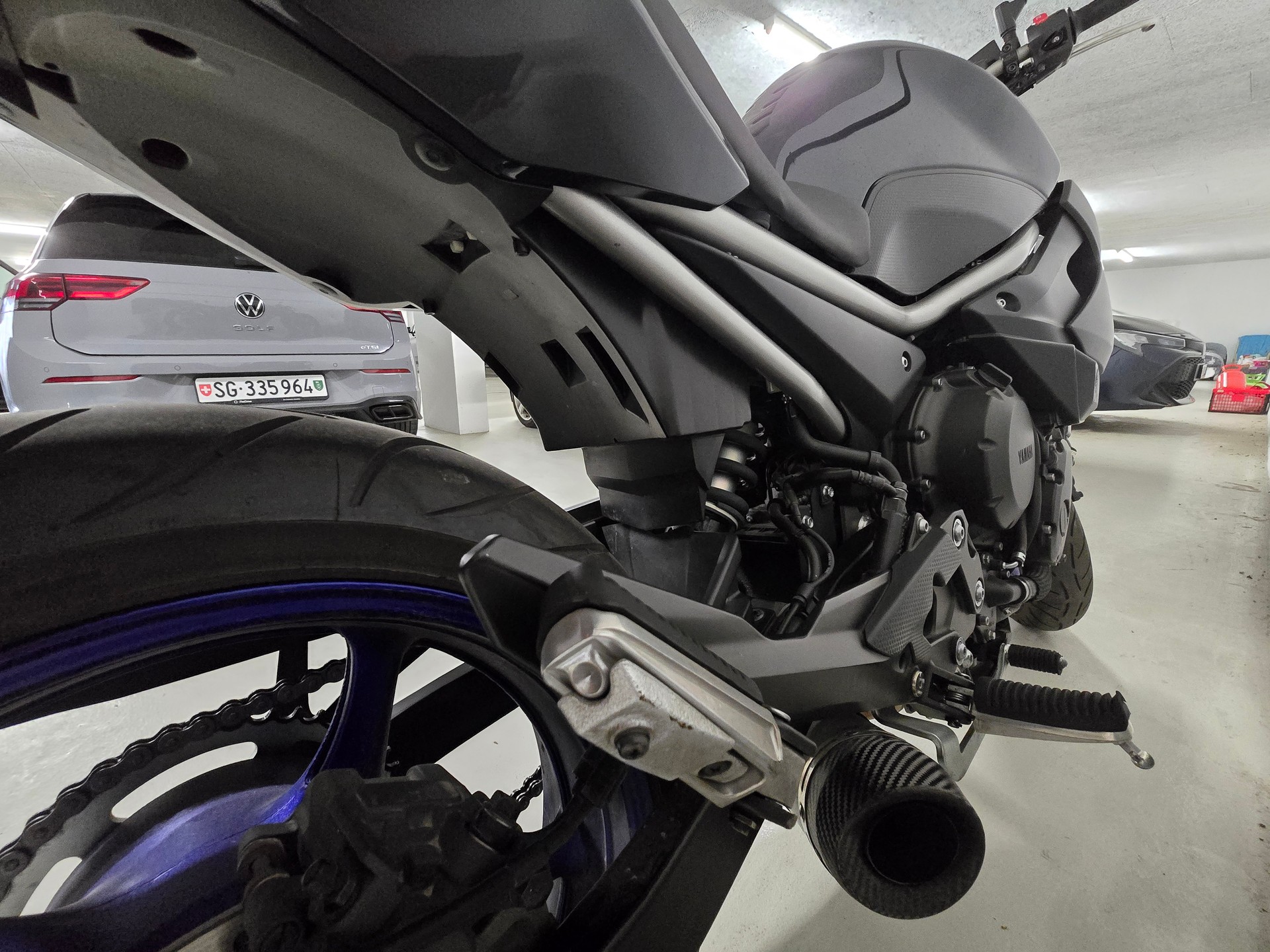 YAMAHA XJ6NA-image-2