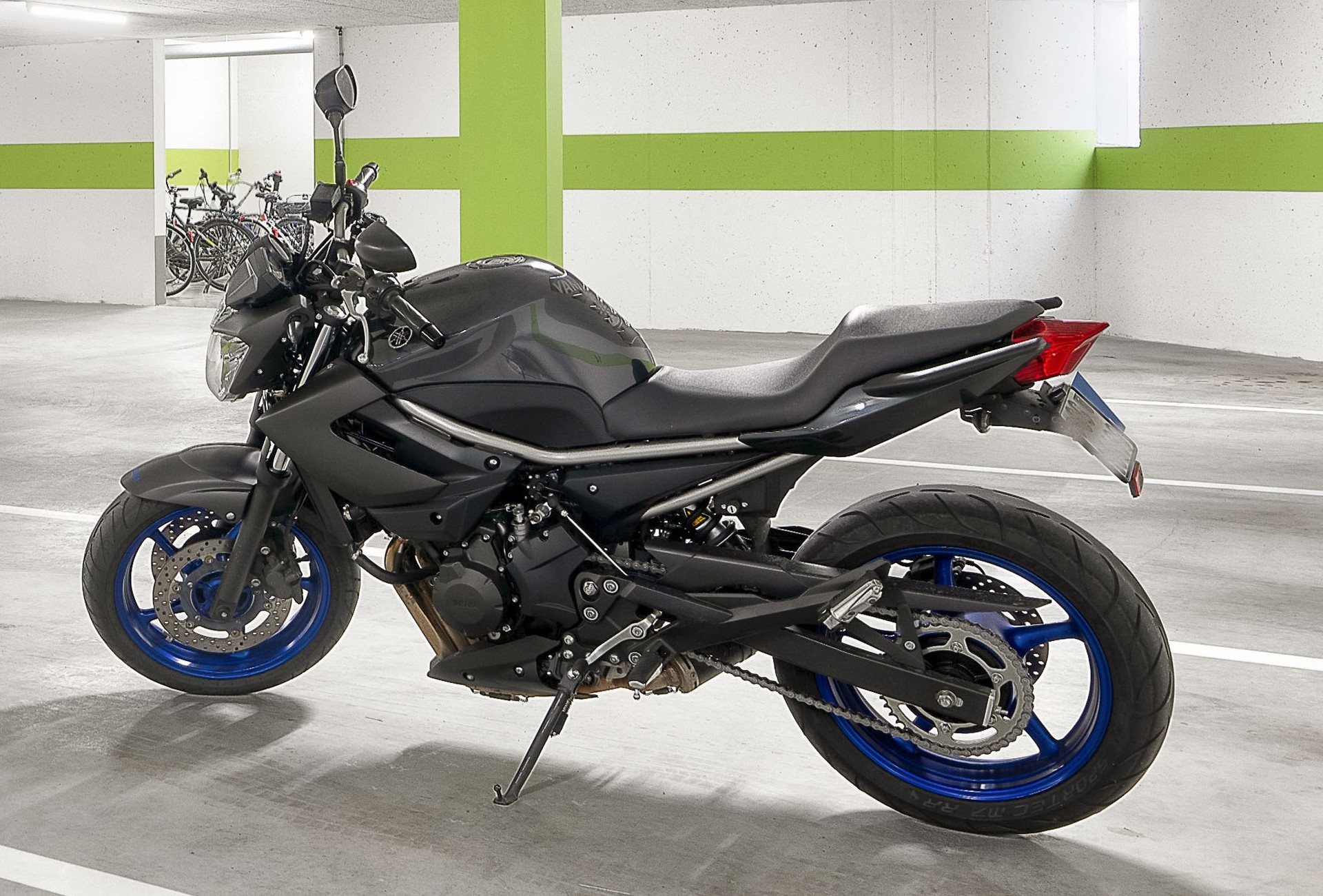 YAMAHA XJ6NA-image-5