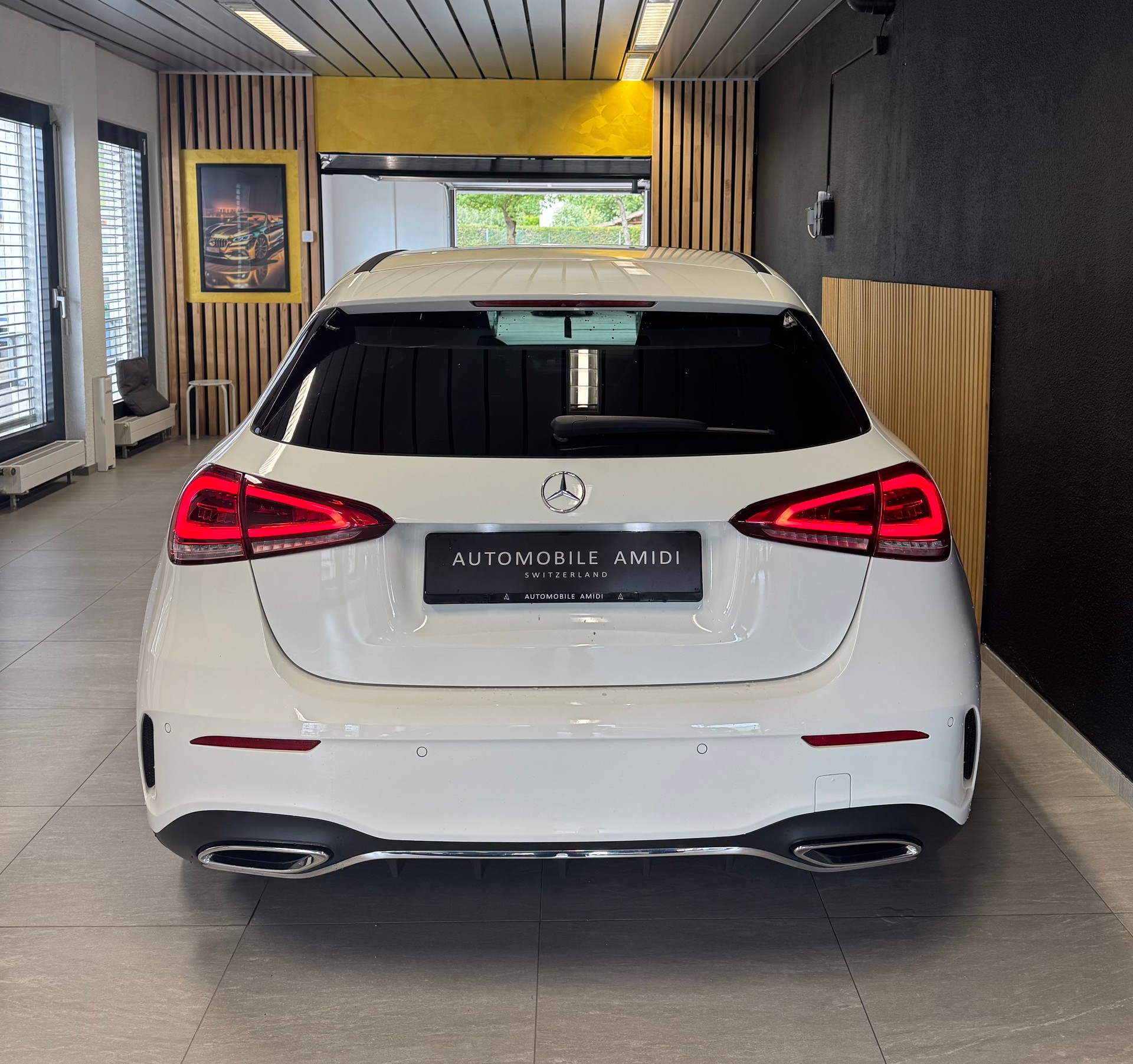 MERCEDES-BENZ A 200 AMG Line 7G-DCT-showroom-element-3