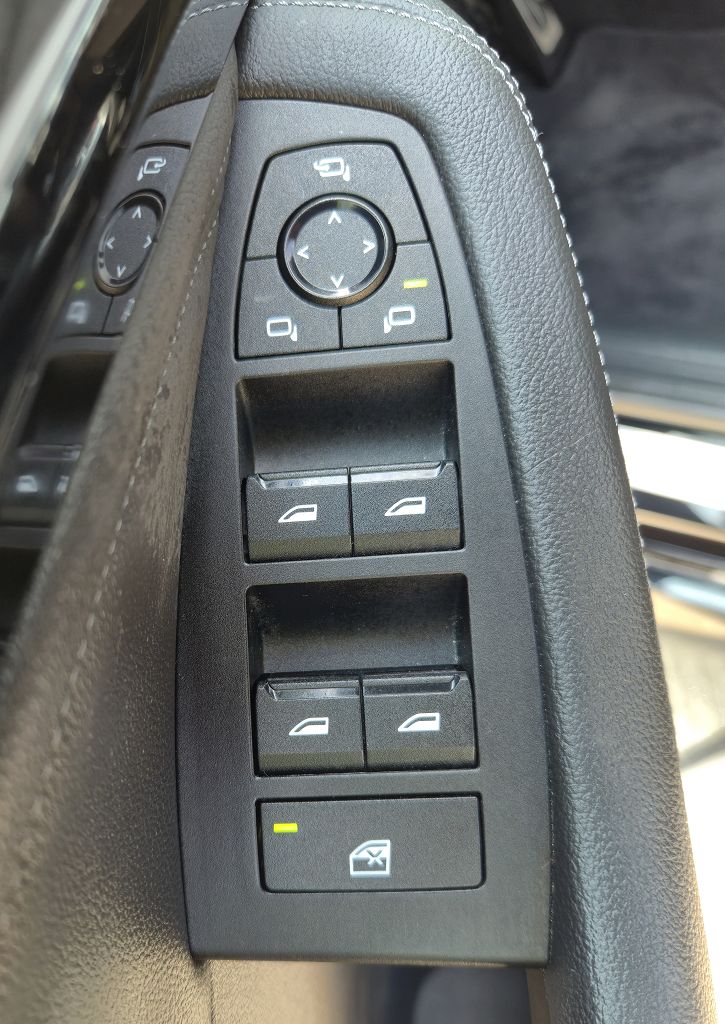 BMW 223i xDrive paddles-image-10