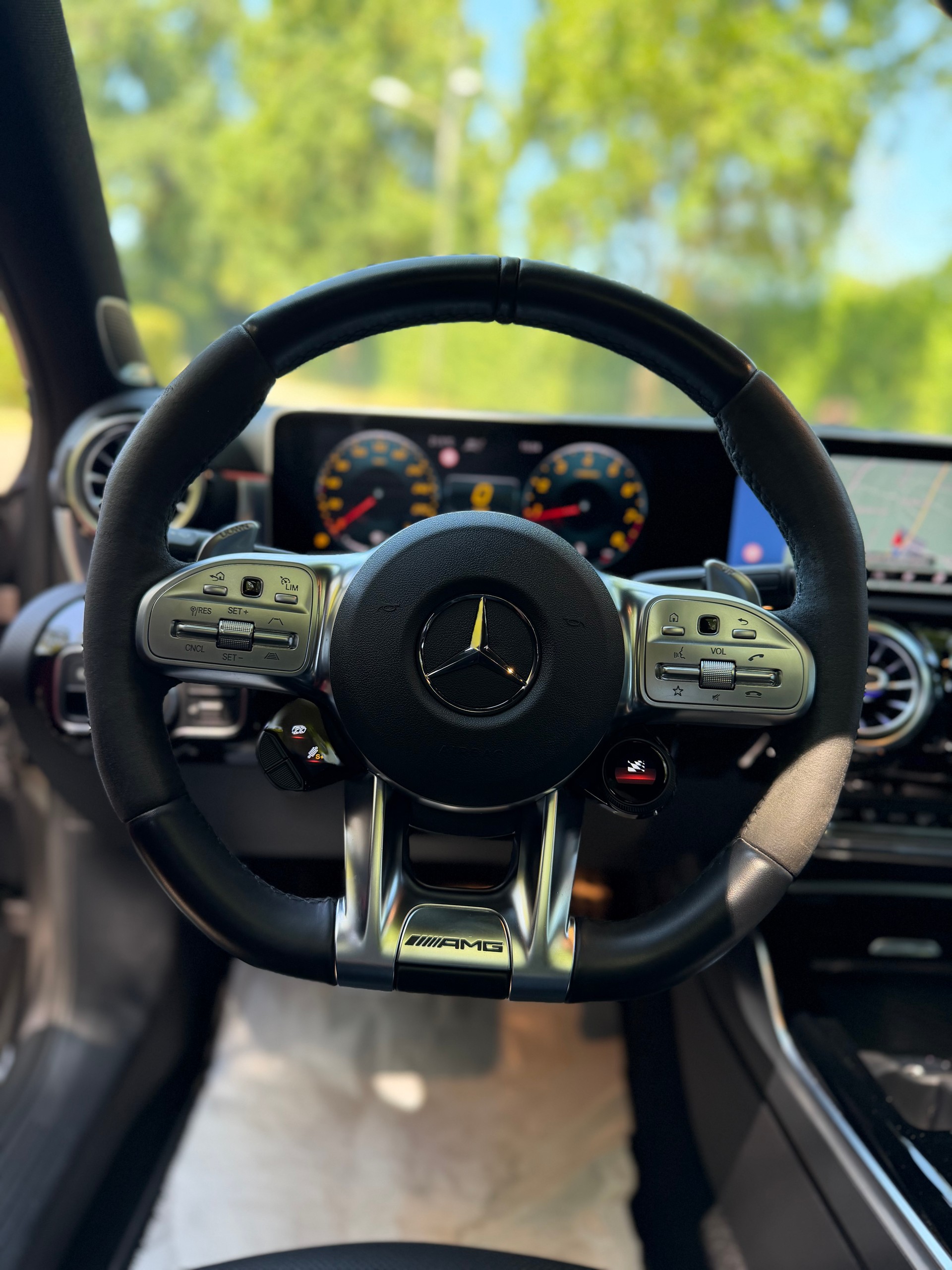 MERCEDES-BENZ A 45 S AMG 4Matic+ Speedshift-image-12