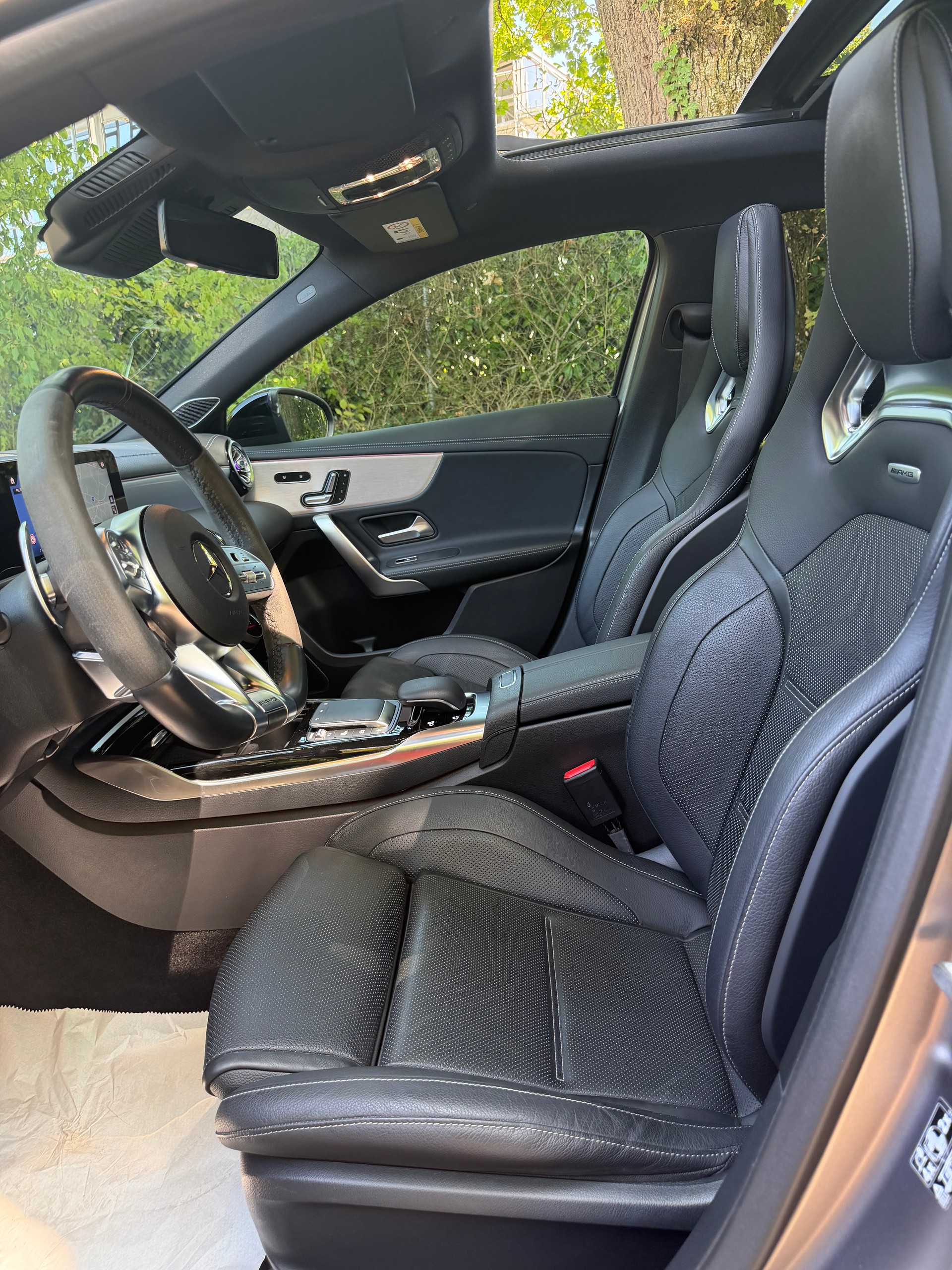 MERCEDES-BENZ A 45 S AMG 4Matic+ Speedshift-image-9
