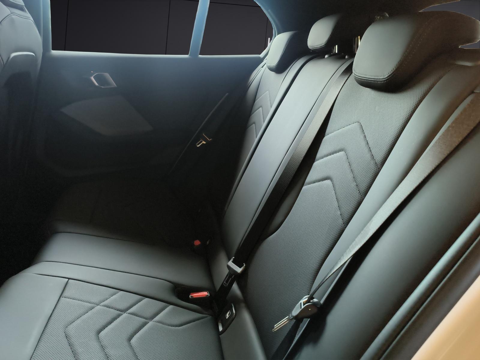 BMW 123 xDrive-image-12
