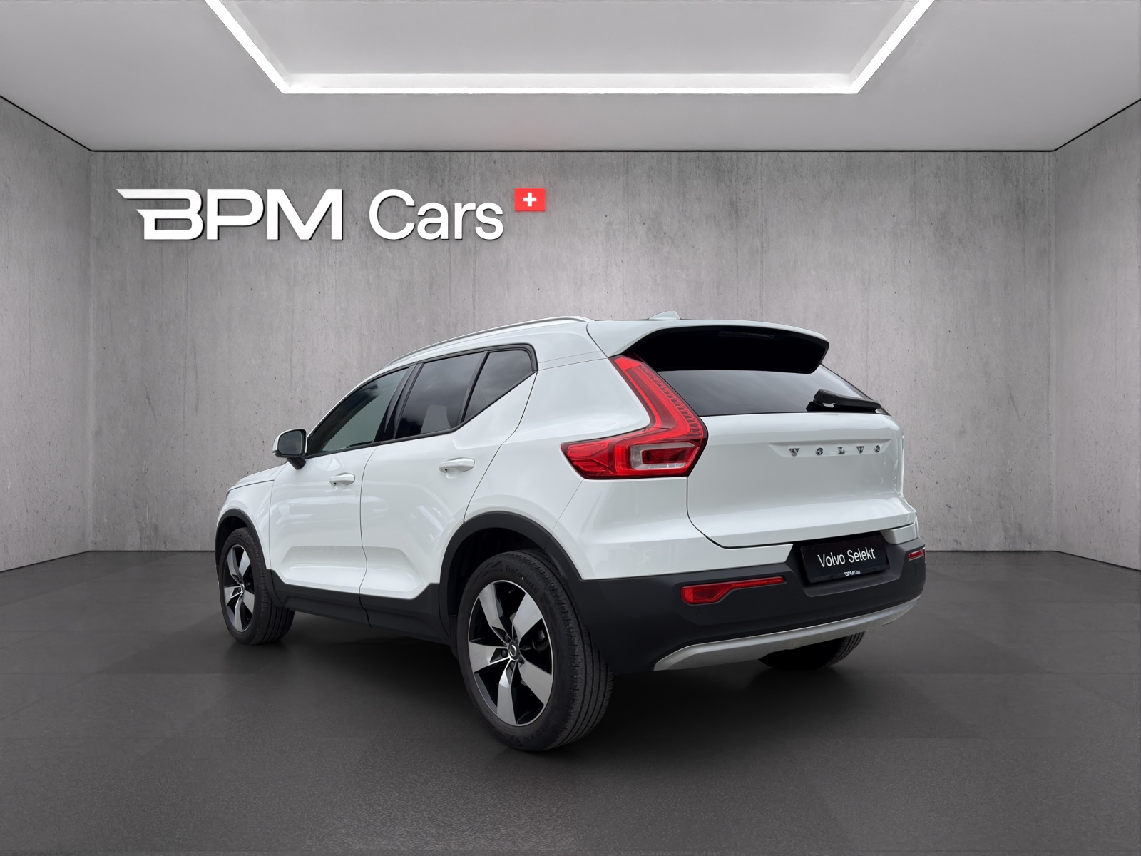 VOLVO XC40 1.5 T2 Momentum-showroom-element-3