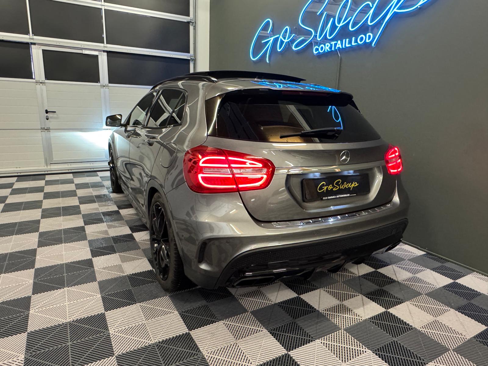 MERCEDES-BENZ GLA 45 AMG 4Matic 7G-DCT-showroom-element-3