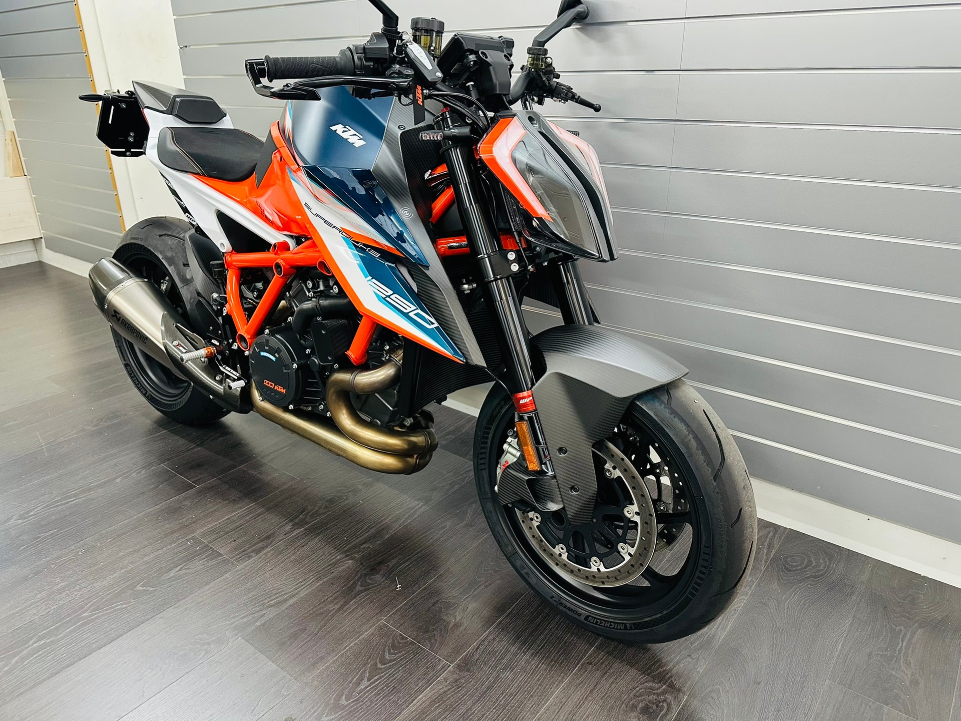 KTM 1290 Super Duke RR-image-2
